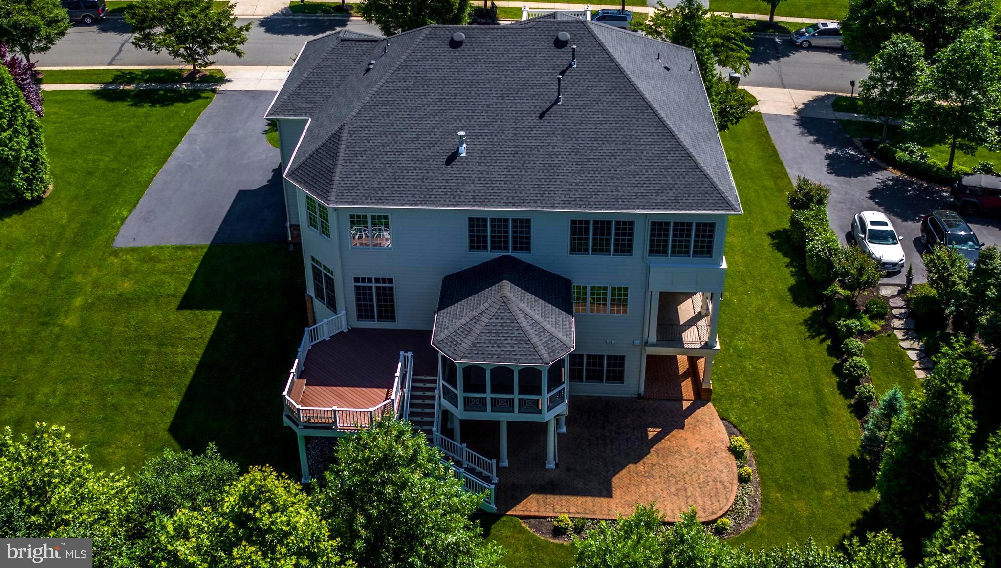 LANSDOWNE ON THE POTOMAC - Residential