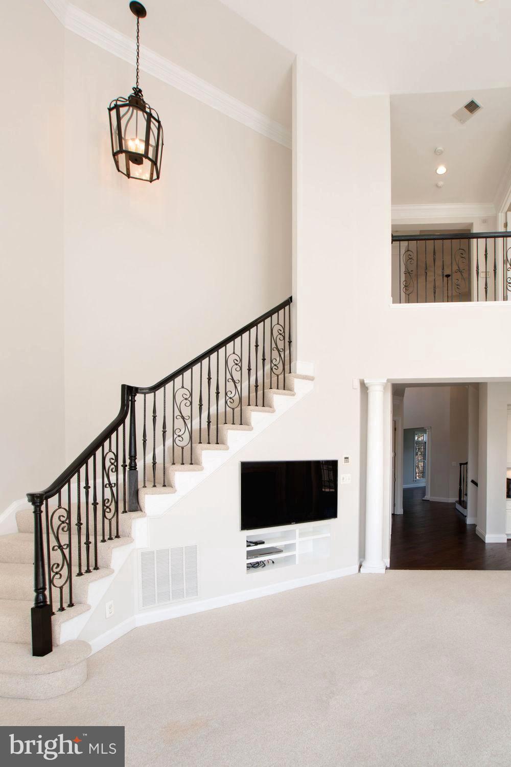 LANSDOWNE ON THE POTOMAC - Residential