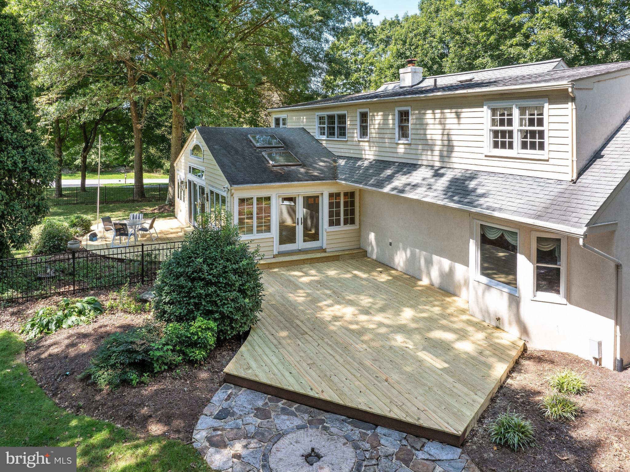 SPRING MEADOWS - Residential