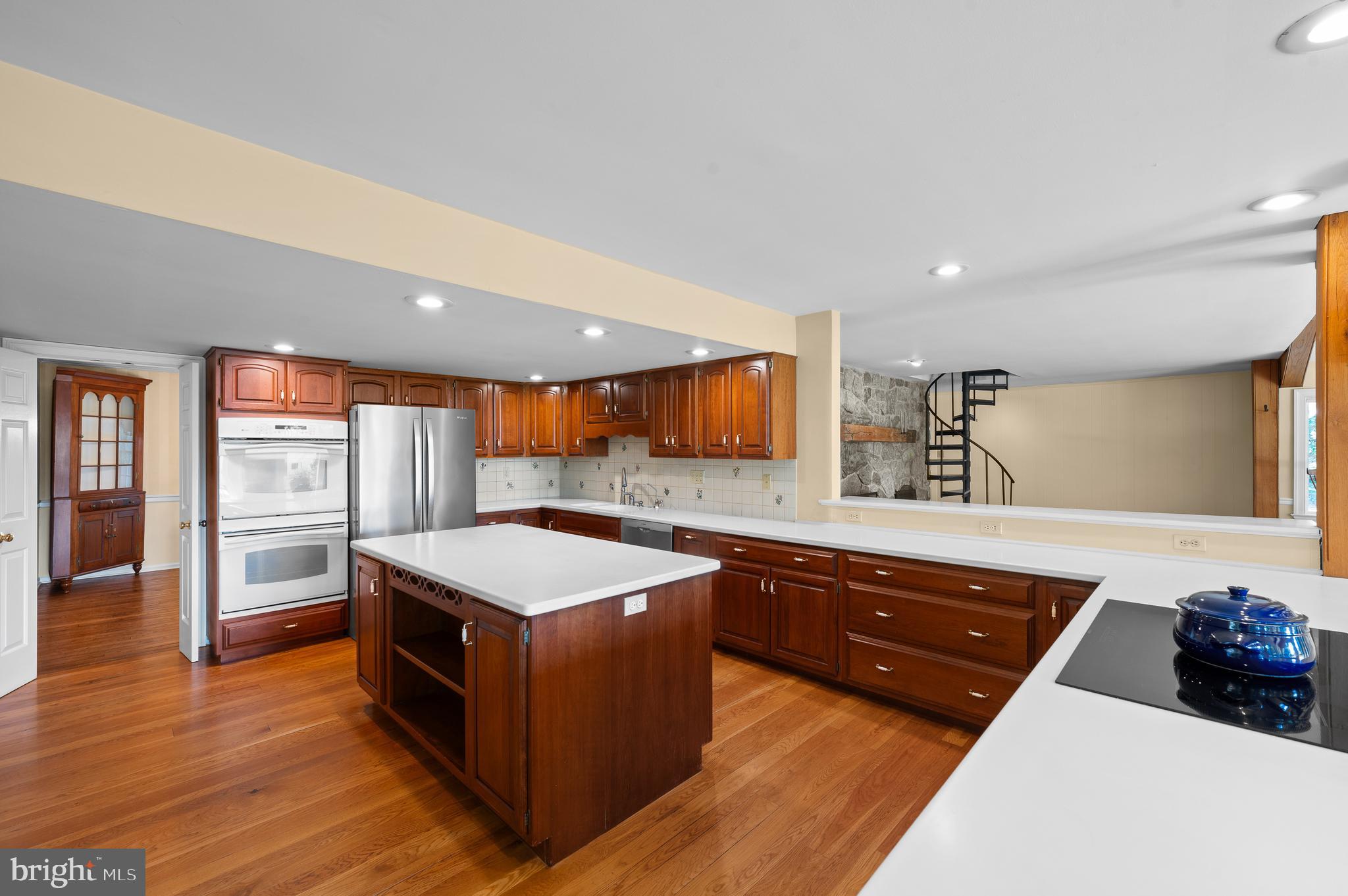 SPRING MEADOWS - Residential