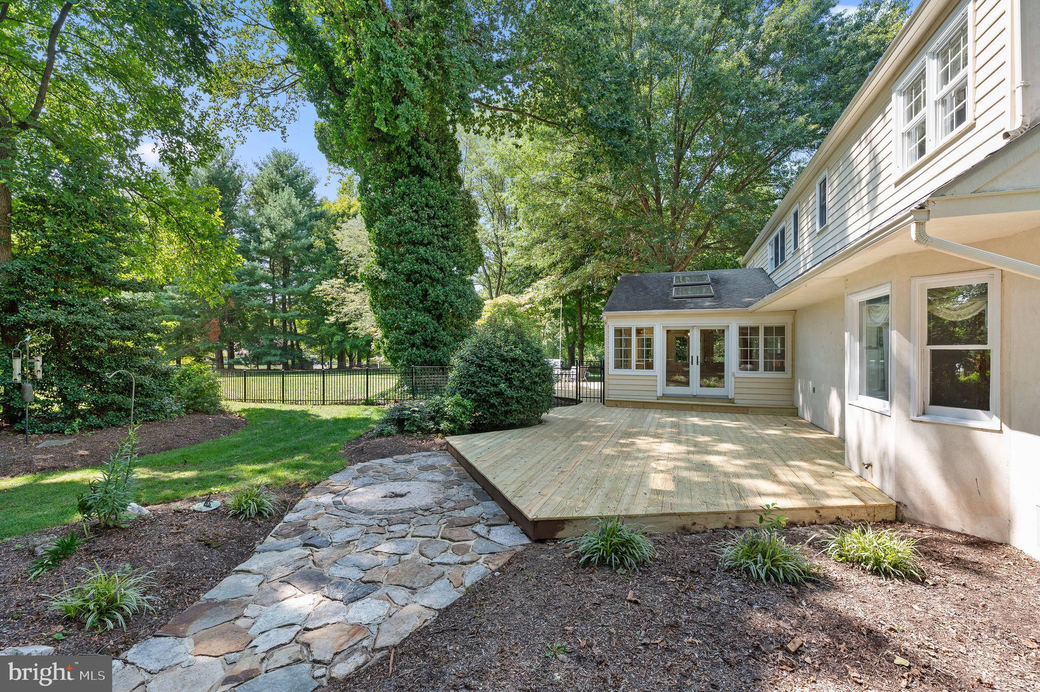 SPRING MEADOWS - Residential