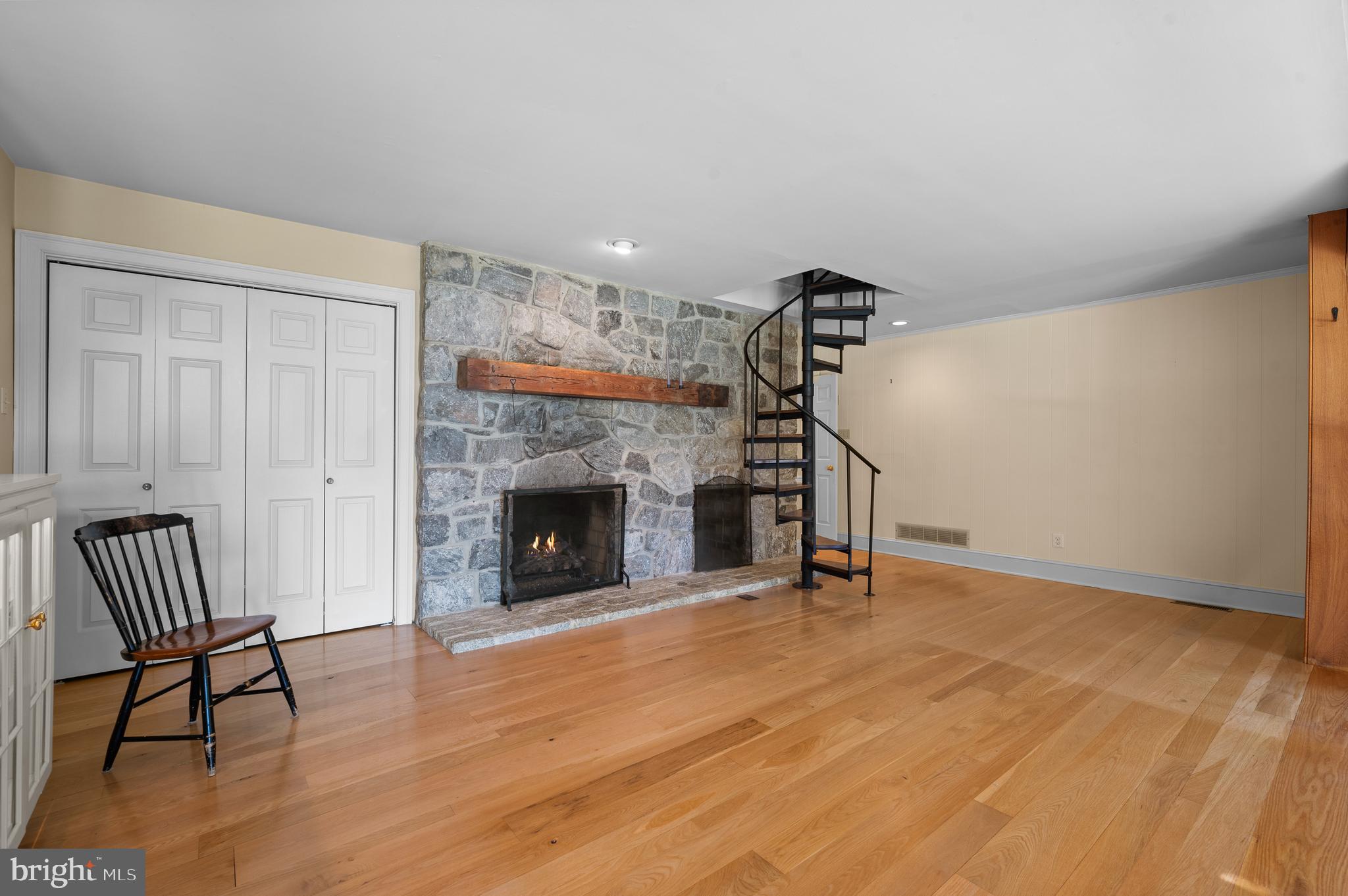 SPRING MEADOWS - Residential