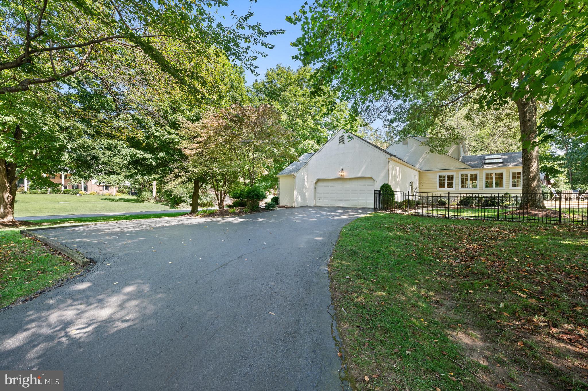 SPRING MEADOWS - Residential