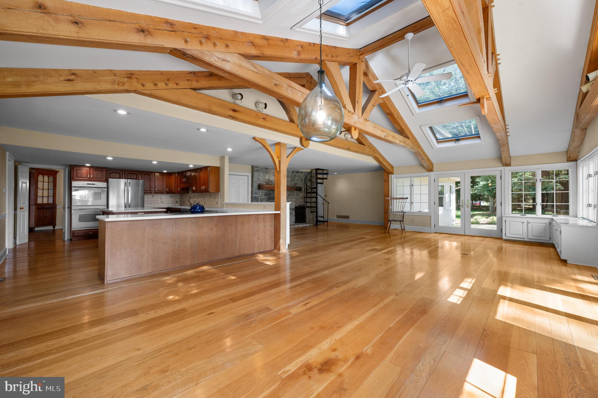 SPRING MEADOWS - Residential