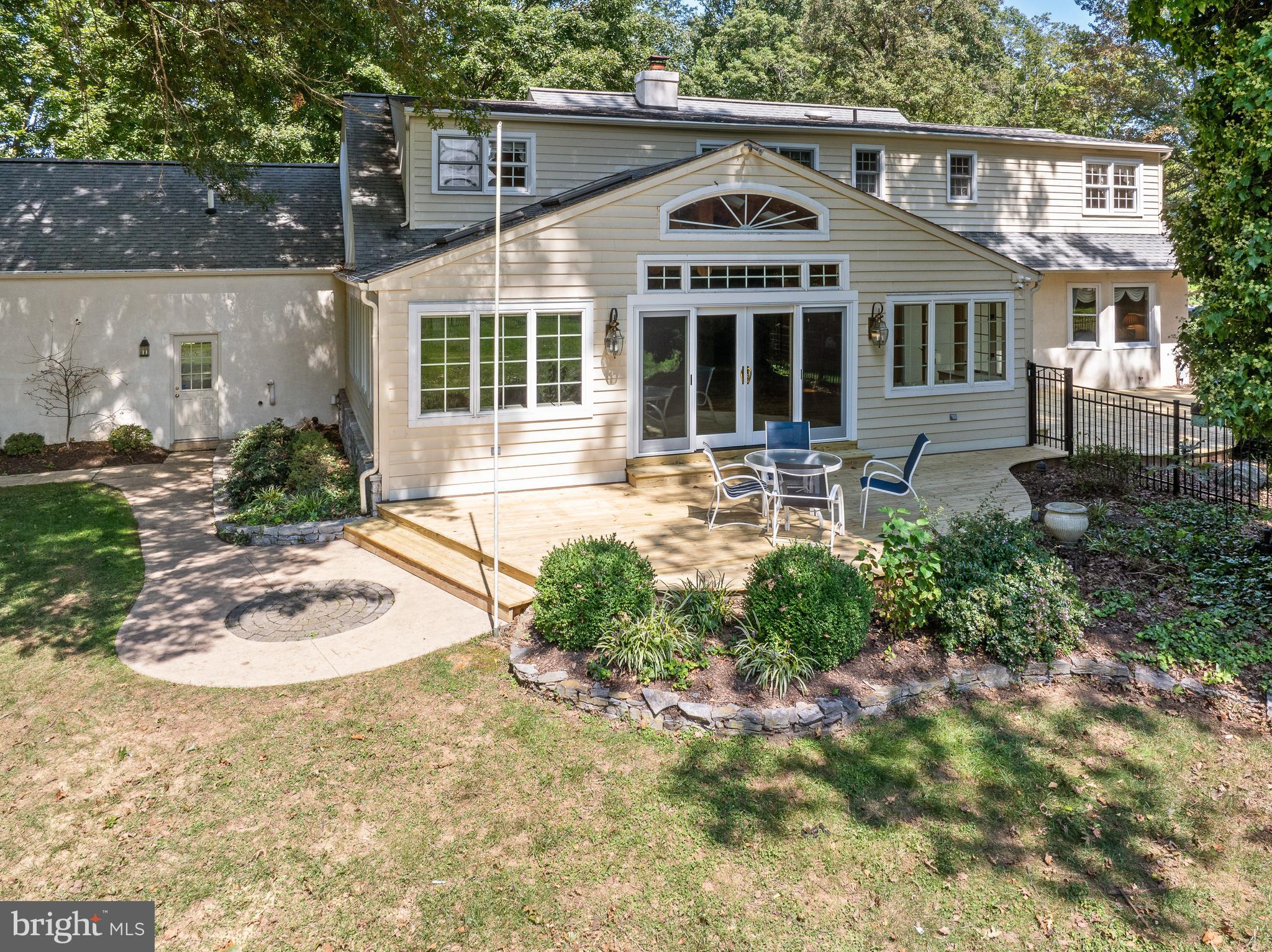 SPRING MEADOWS - Residential