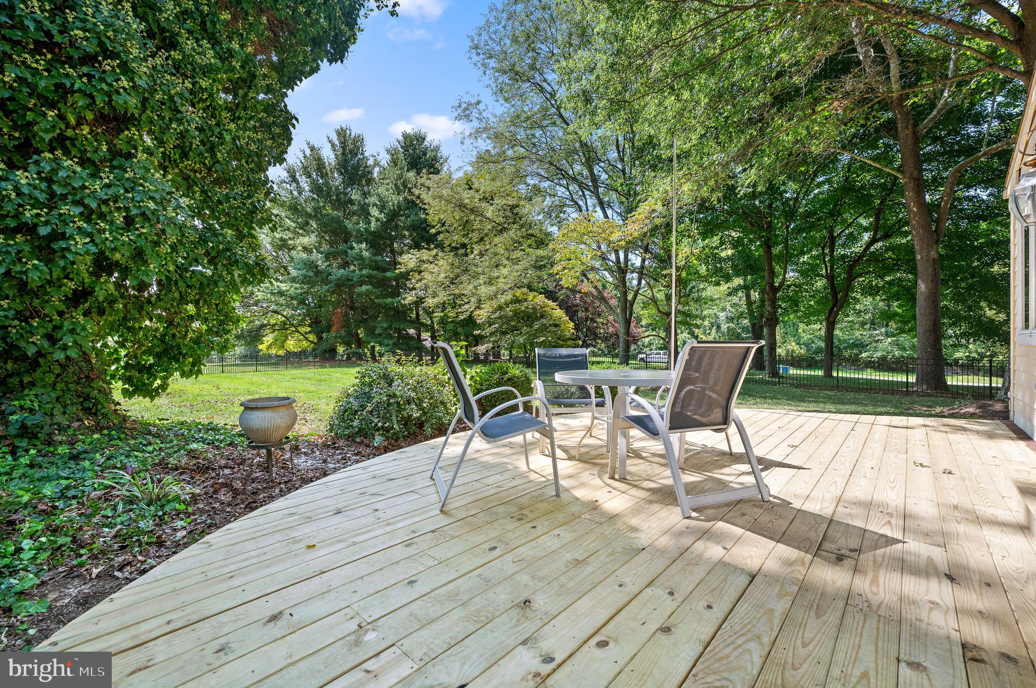 SPRING MEADOWS - Residential