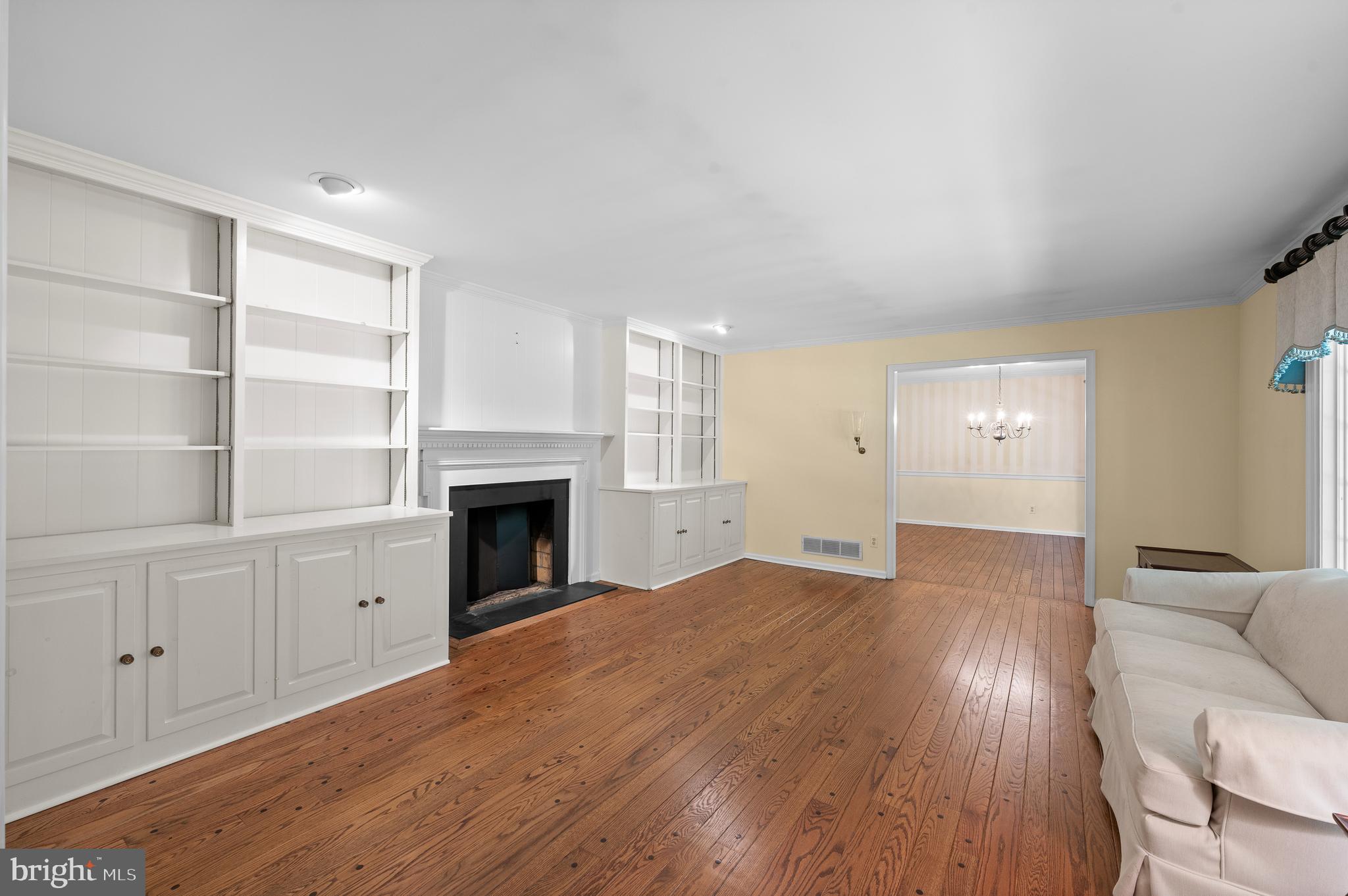 SPRING MEADOWS - Residential