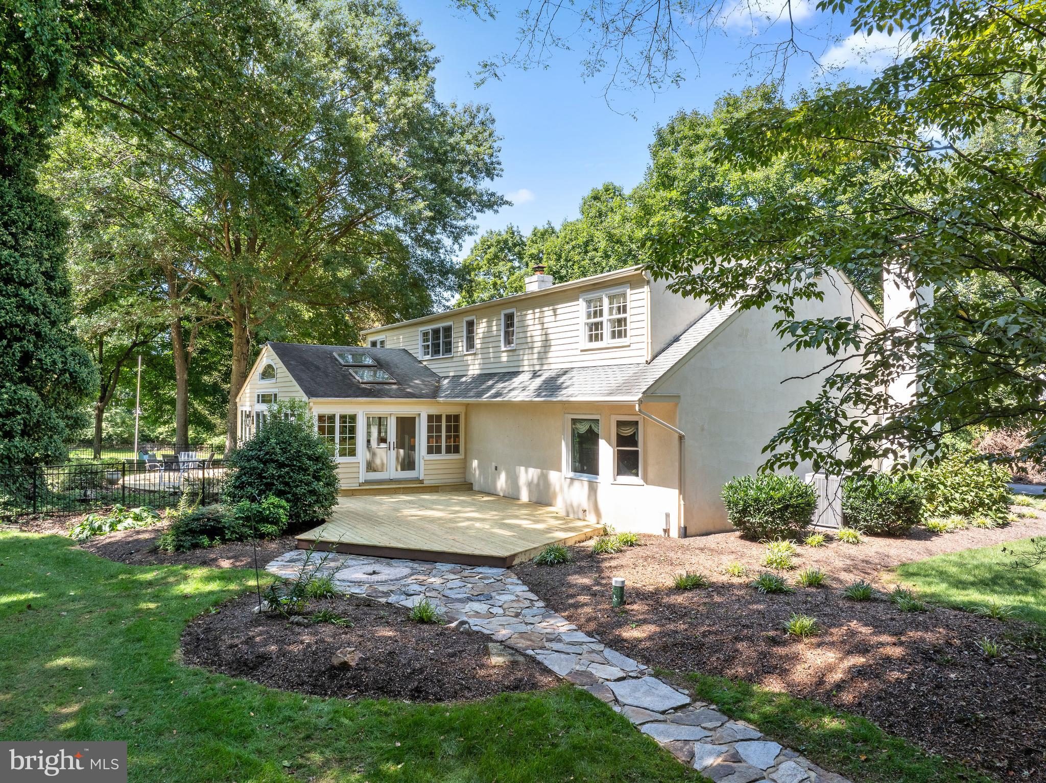 SPRING MEADOWS - Residential