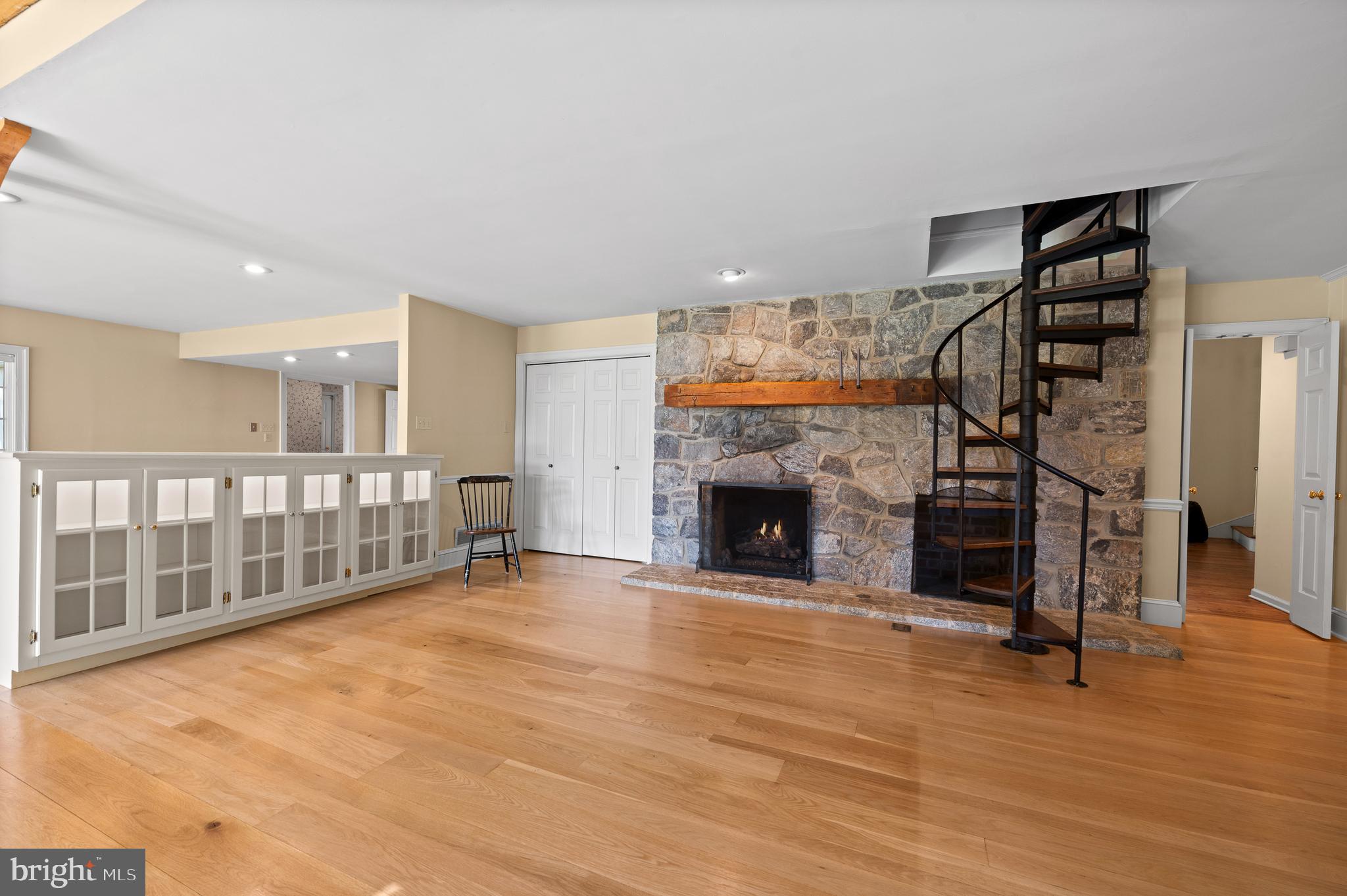 SPRING MEADOWS - Residential