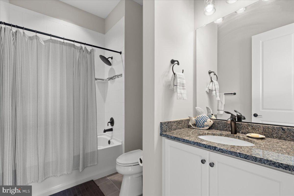 SHENANDOAH, LAKE FREDERICK - Residential