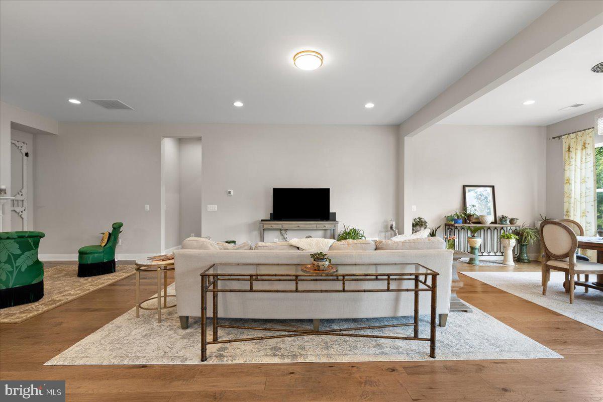 SHENANDOAH, LAKE FREDERICK - Residential