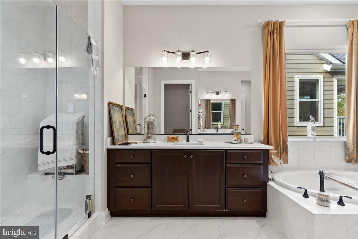 SHENANDOAH, LAKE FREDERICK - Residential