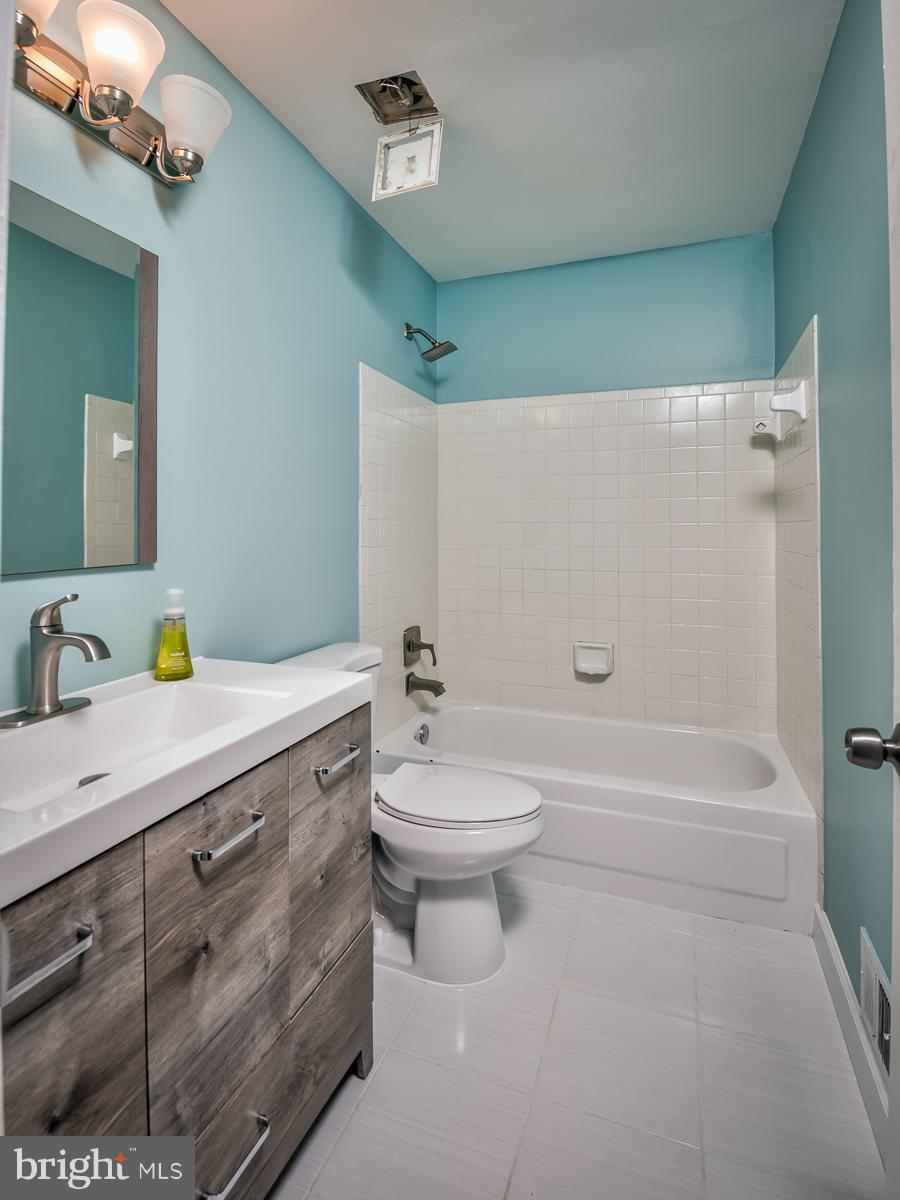 BARNABY KNOLLS PLAT 6 - Residential