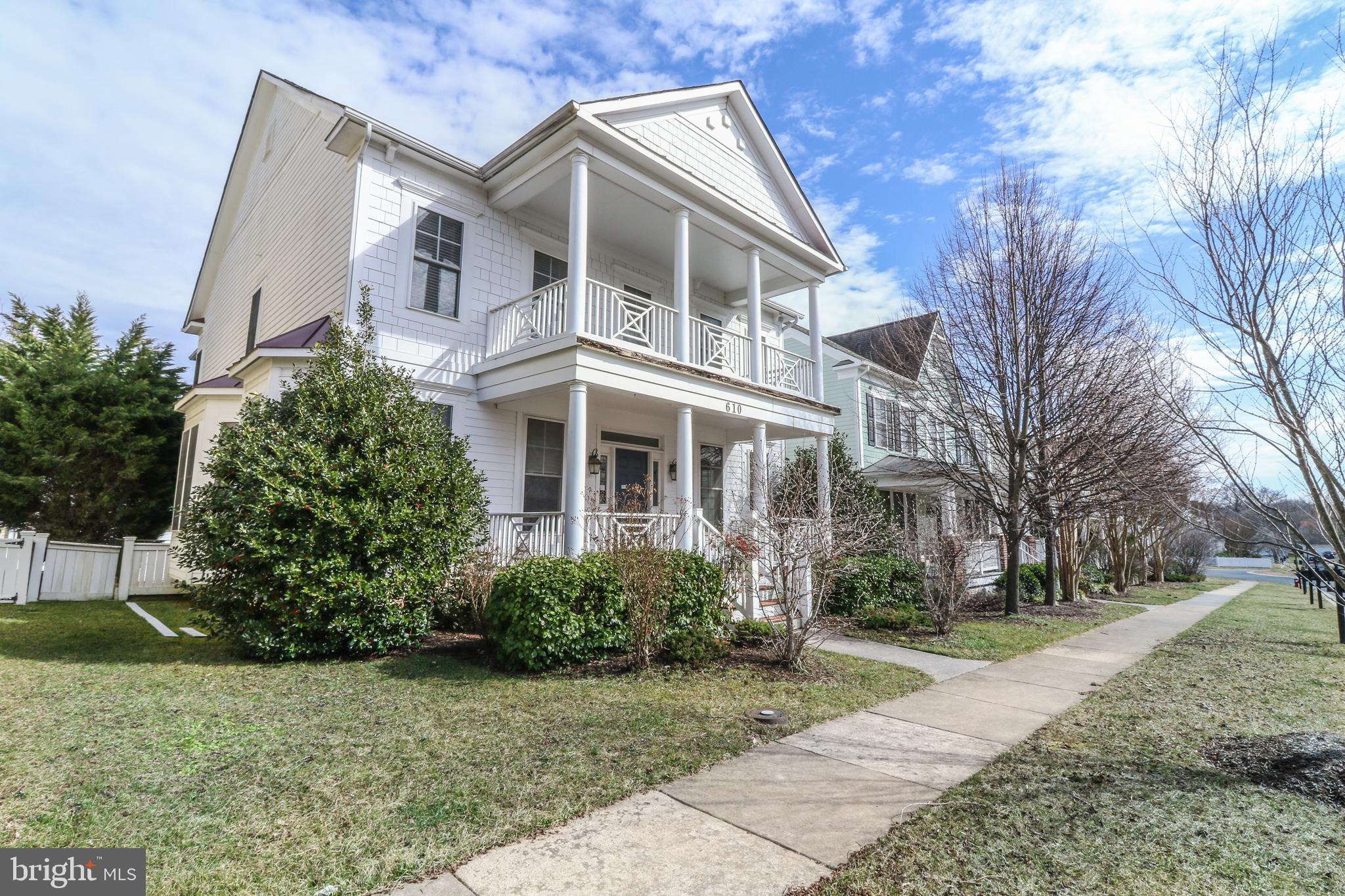 VILLAGE CASE - Residential