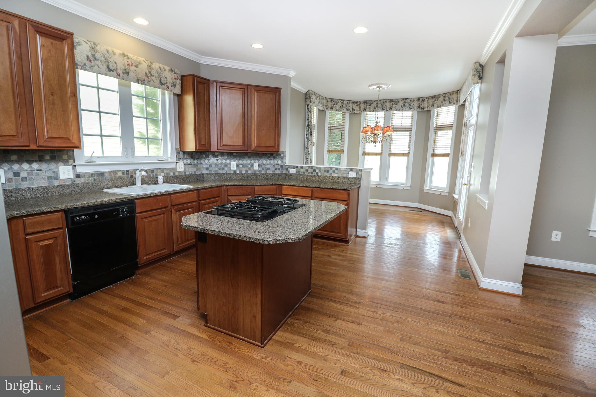 VILLAGE CASE - Residential