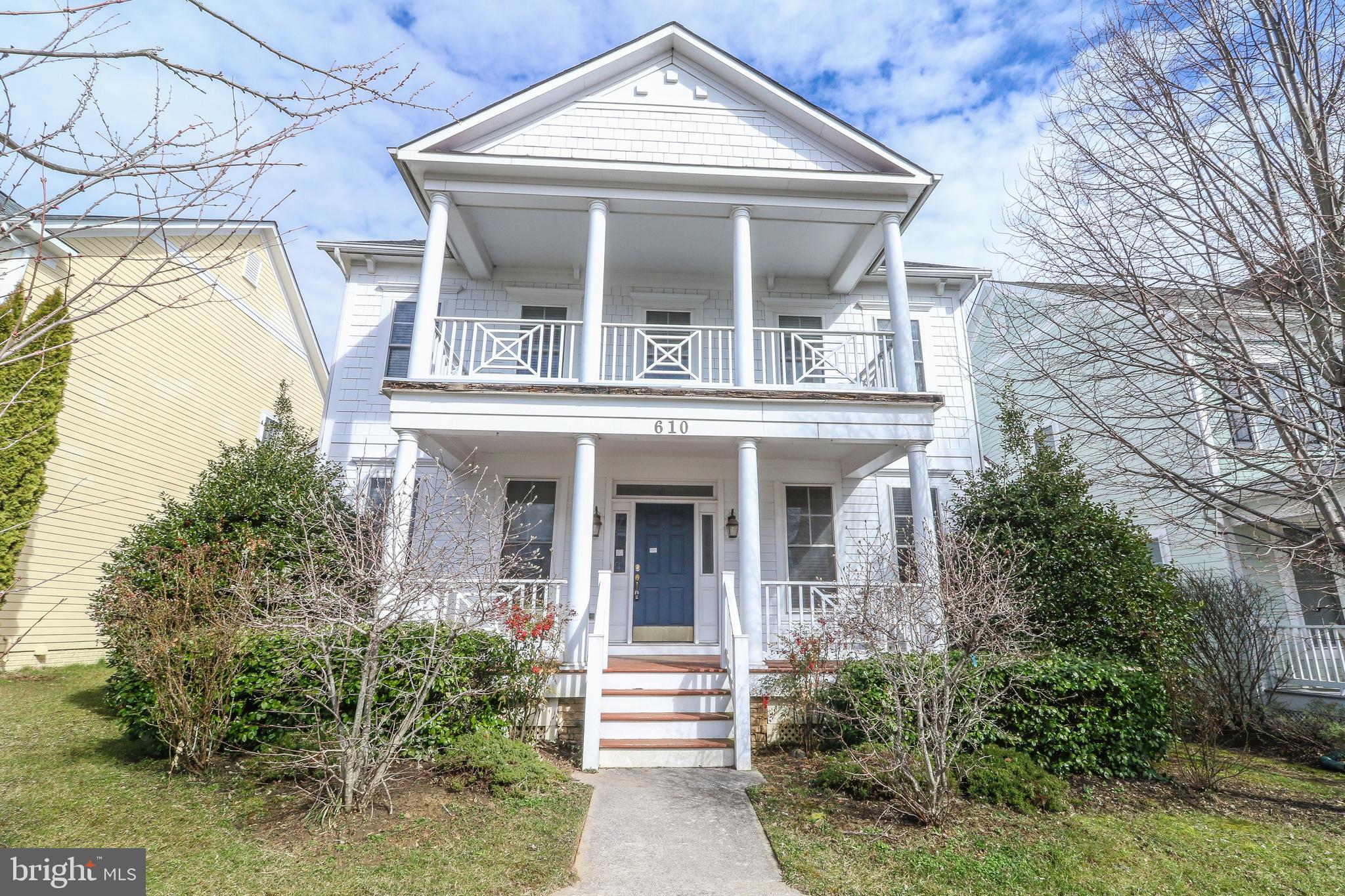 VILLAGE CASE - Residential