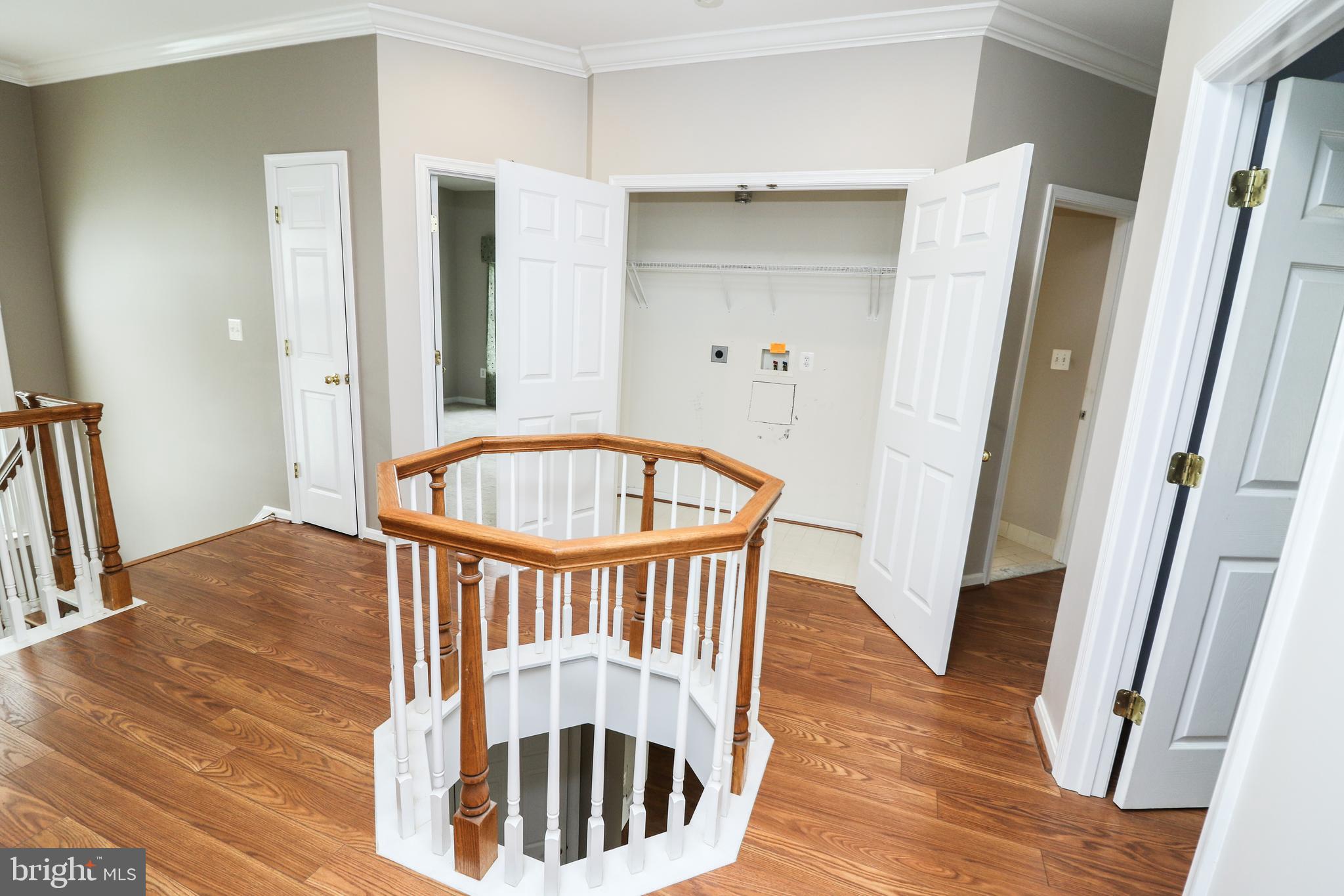 VILLAGE CASE - Residential