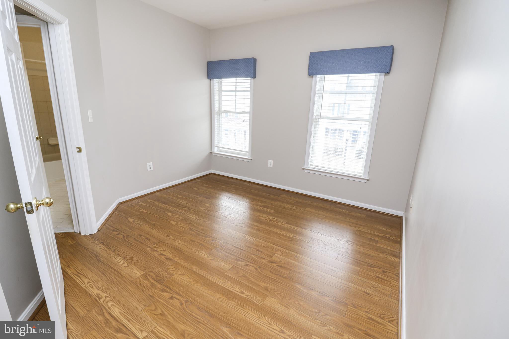 VILLAGE CASE - Residential