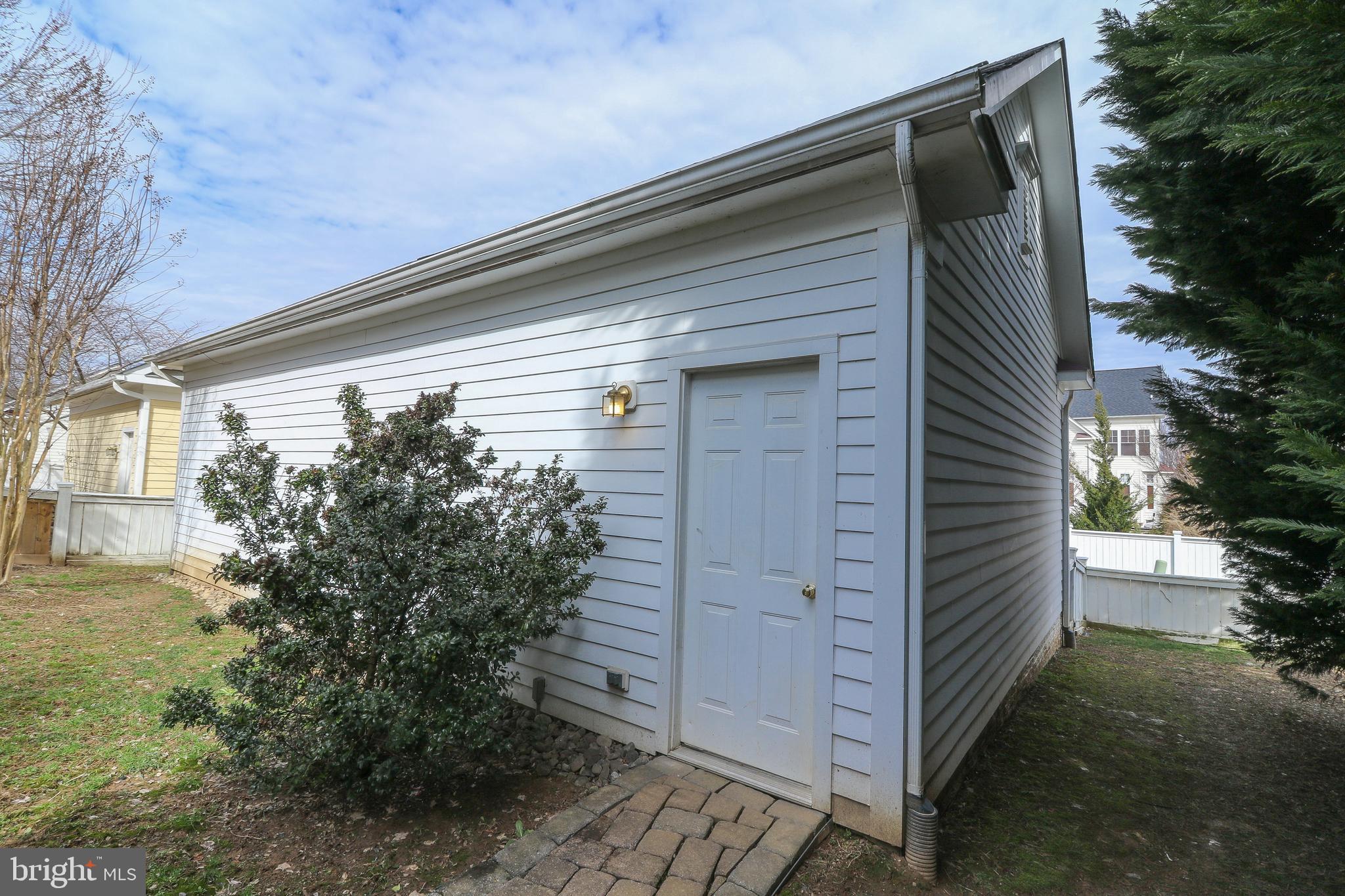 VILLAGE CASE - Residential