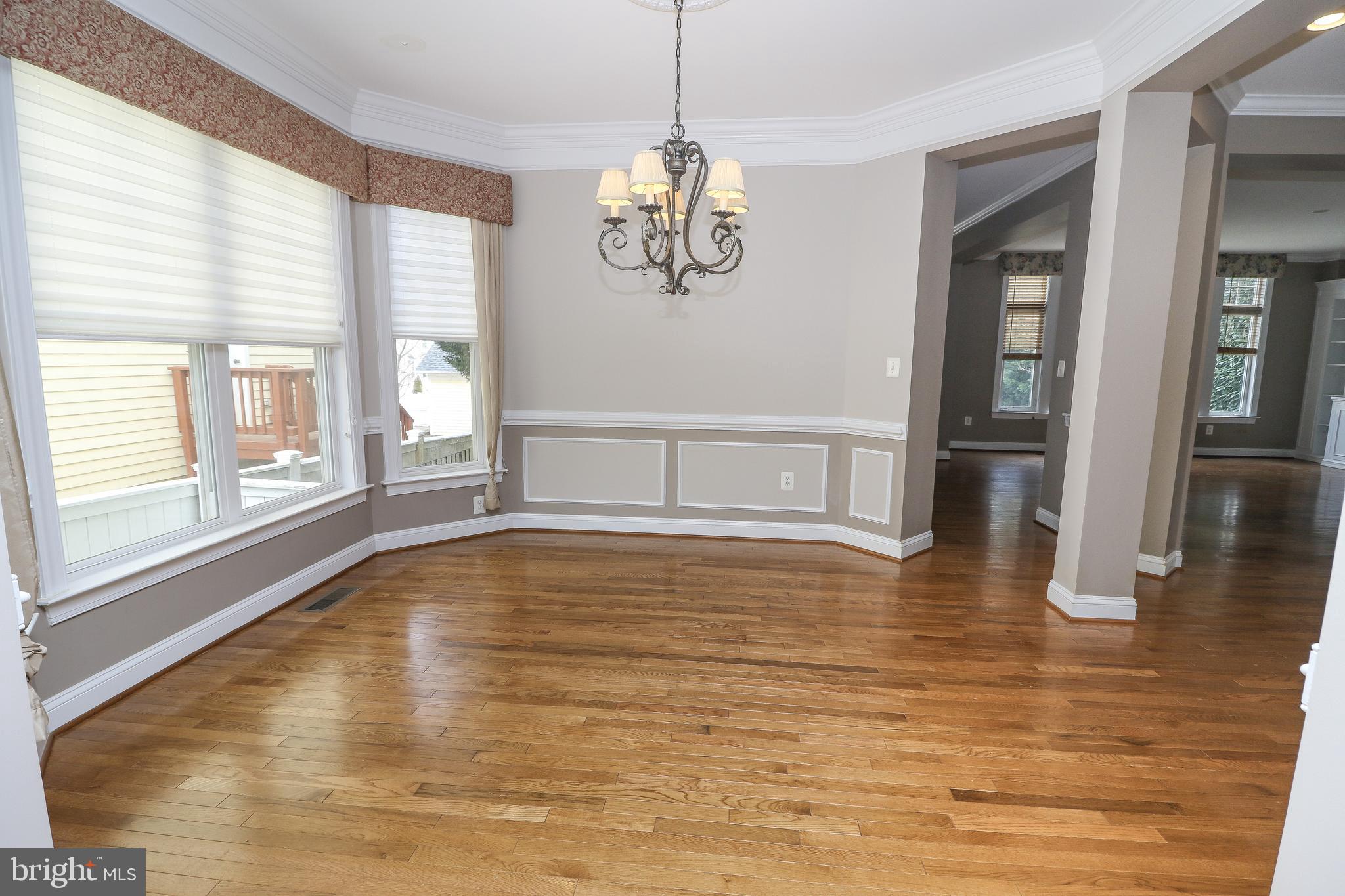 VILLAGE CASE - Residential