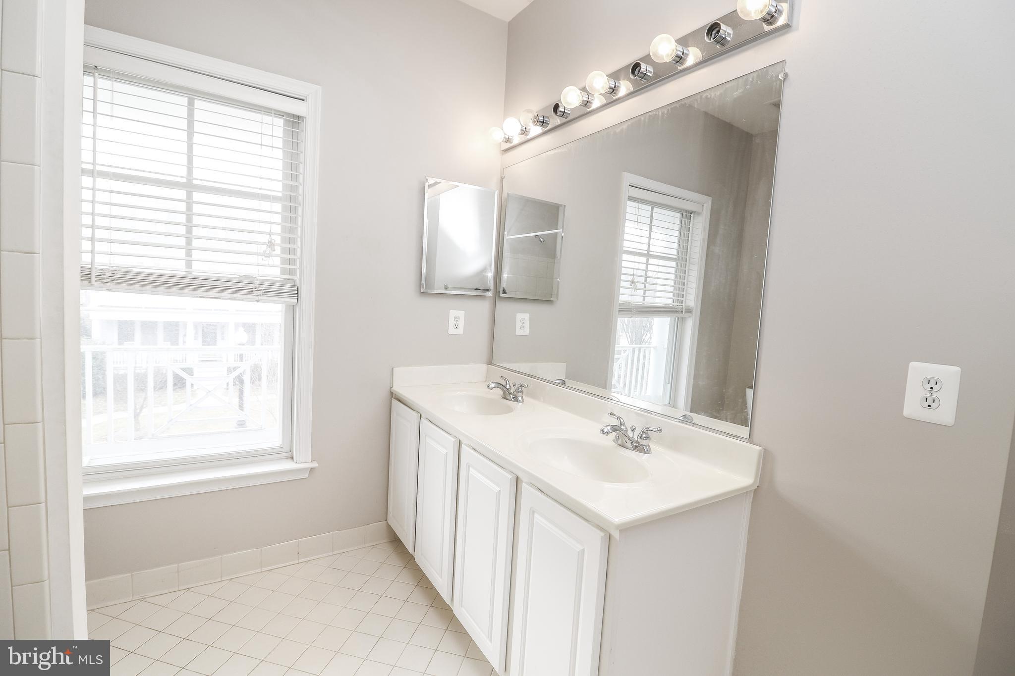 VILLAGE CASE - Residential