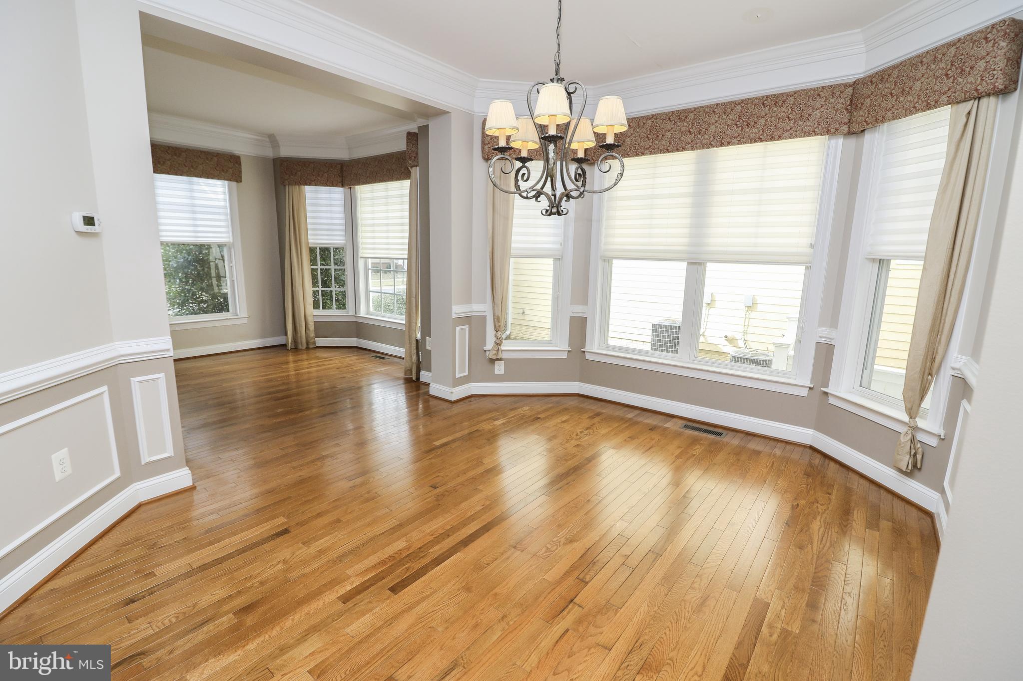 VILLAGE CASE - Residential