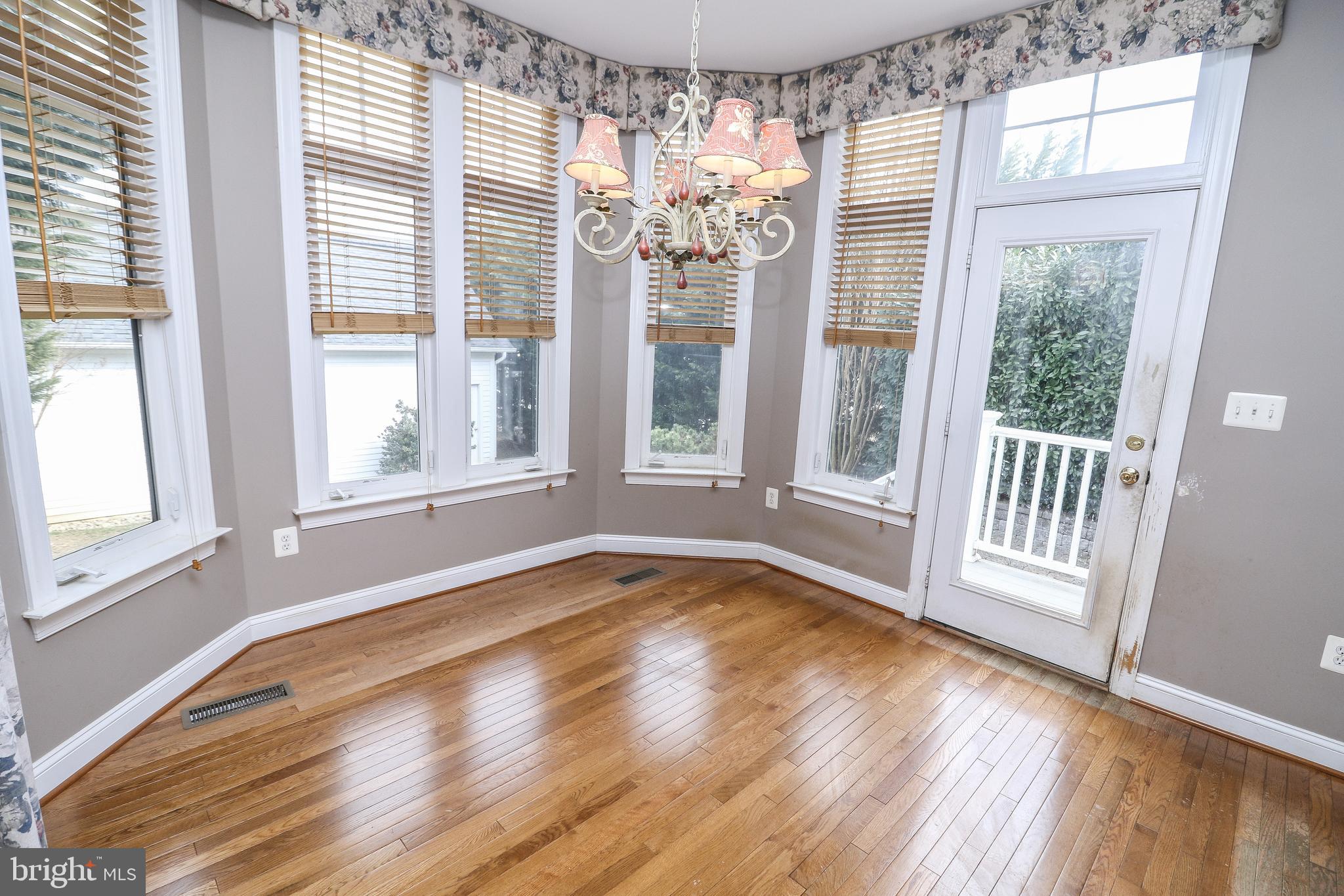 VILLAGE CASE - Residential