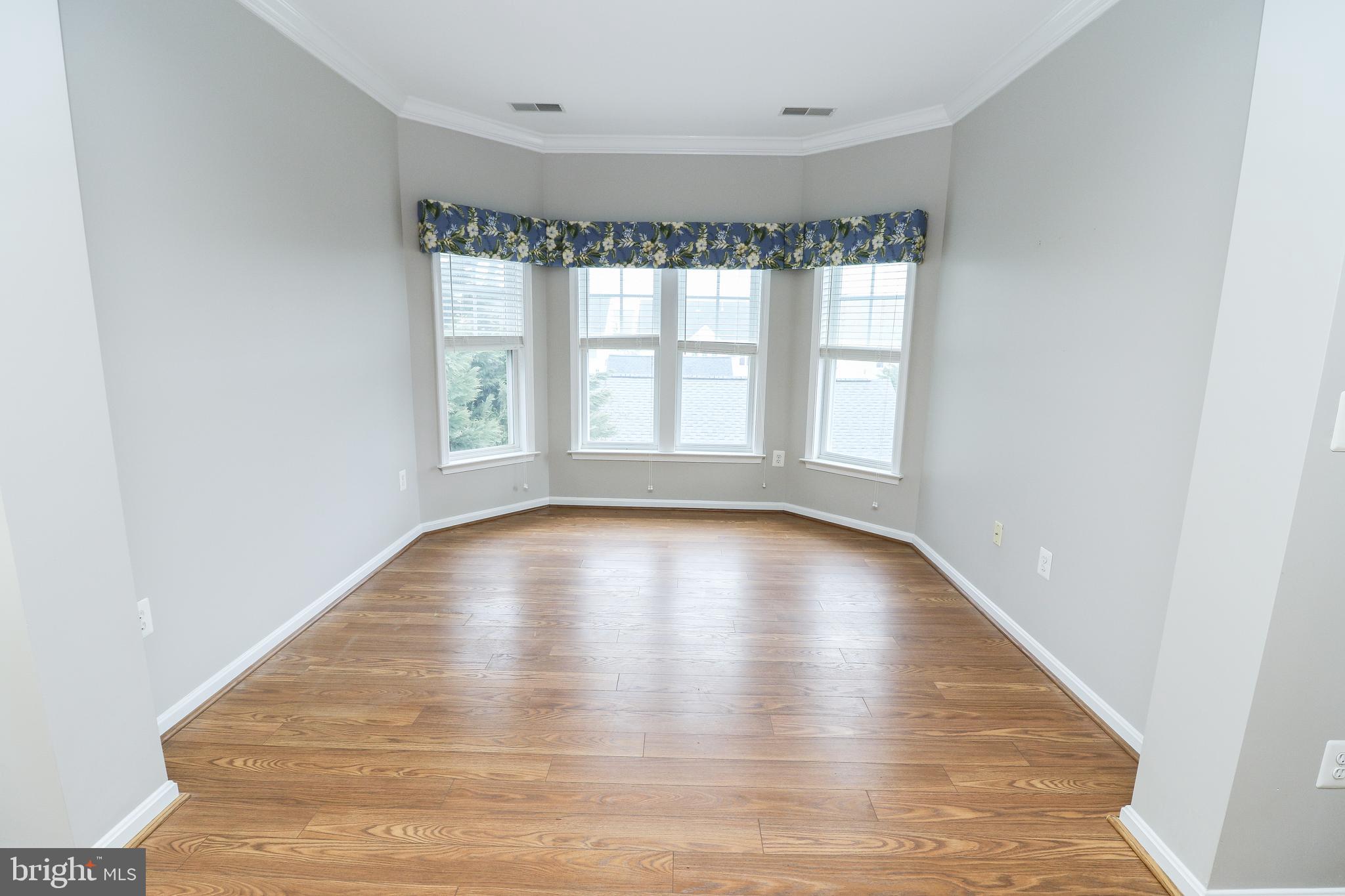 VILLAGE CASE - Residential