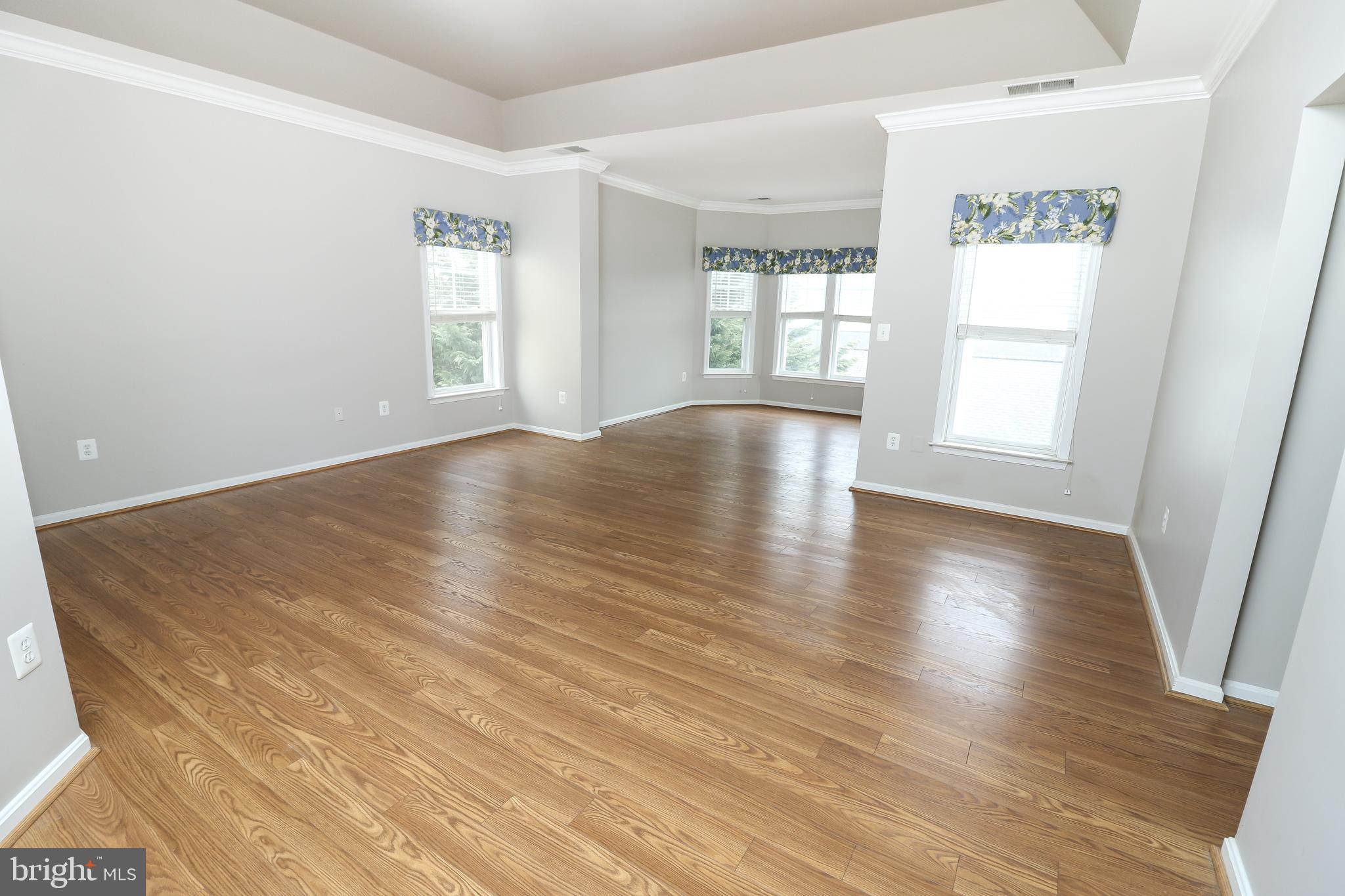 VILLAGE CASE - Residential