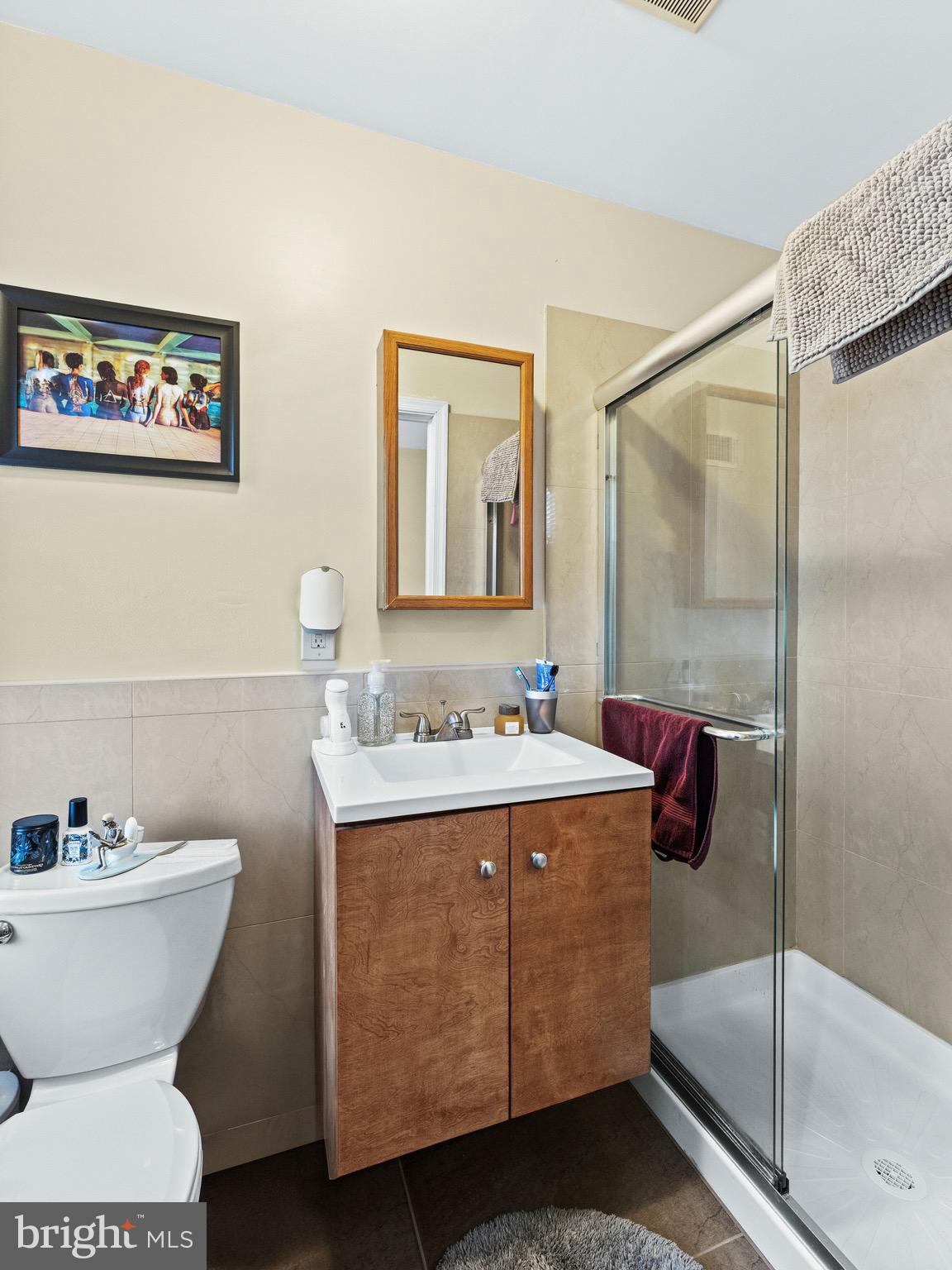 UNIVERSITY CITY - Residential Income