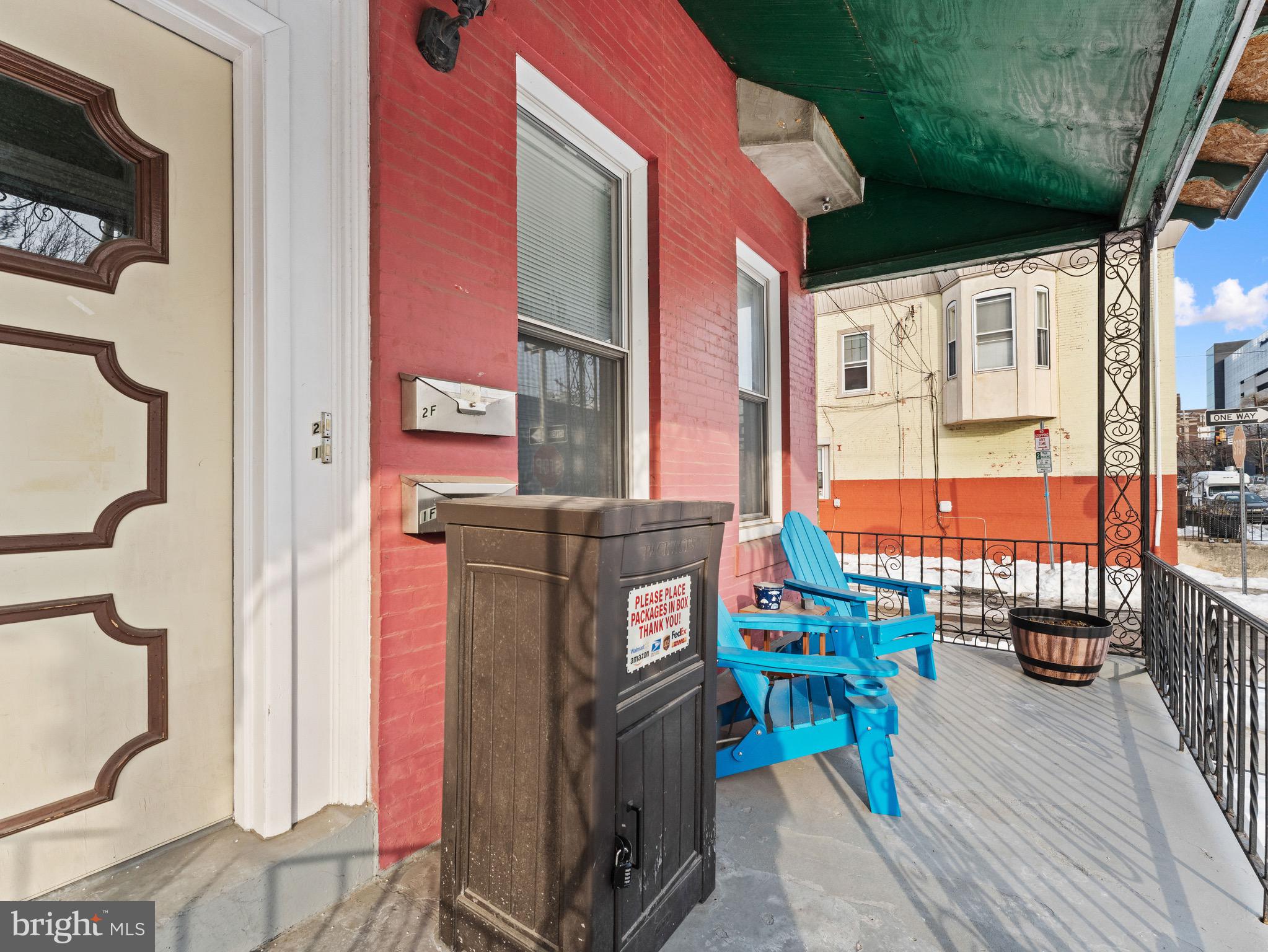 UNIVERSITY CITY - Residential Income