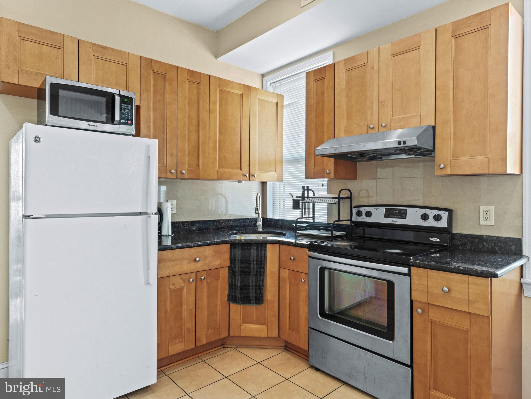 UNIVERSITY CITY - Residential Income