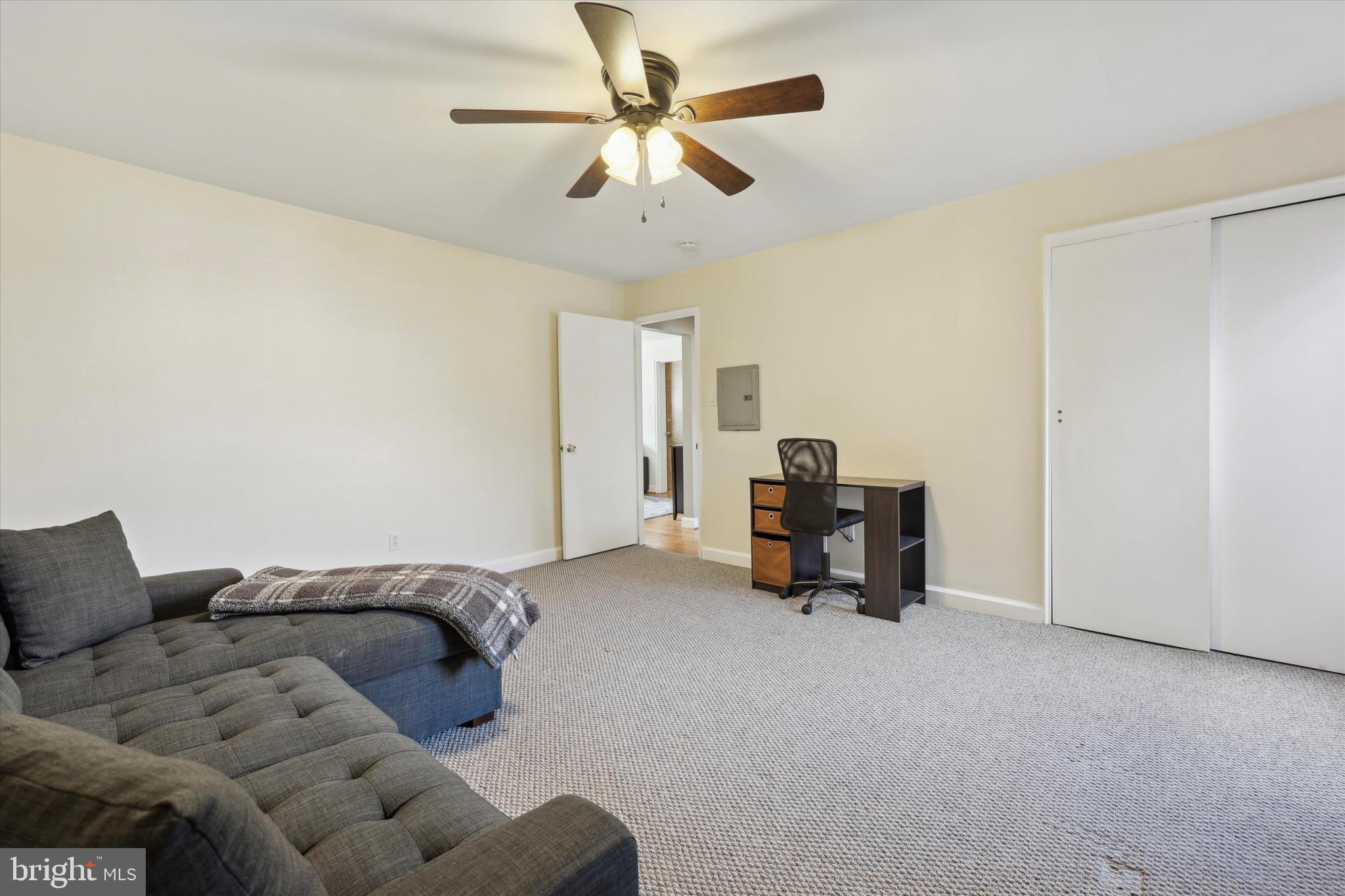 COACH HOUSE - Residential