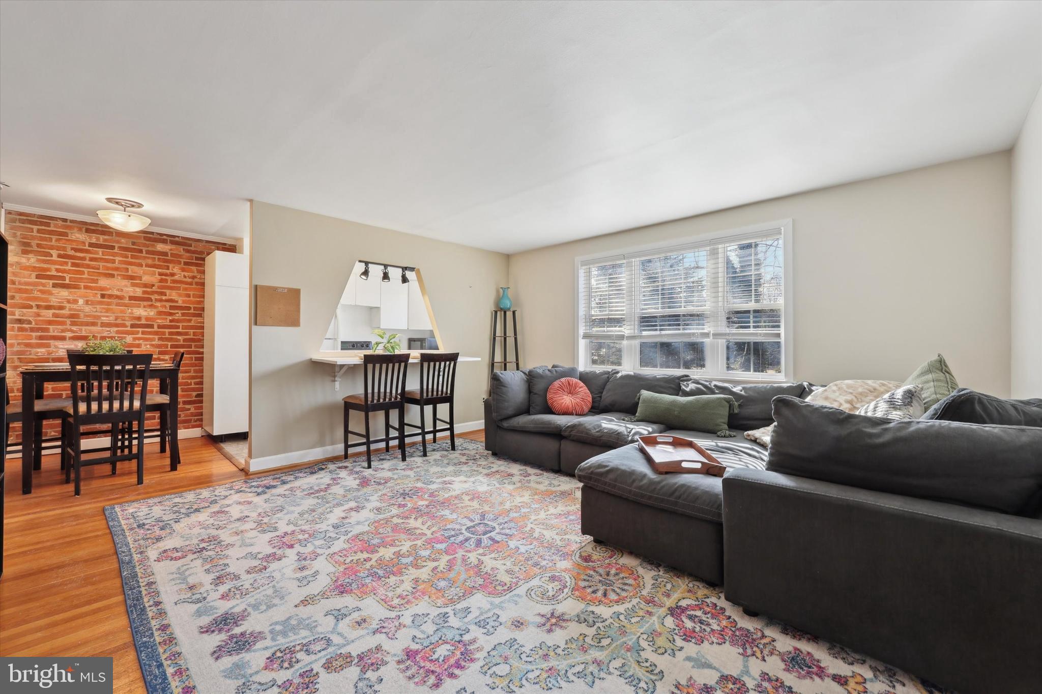 COACH HOUSE - Residential