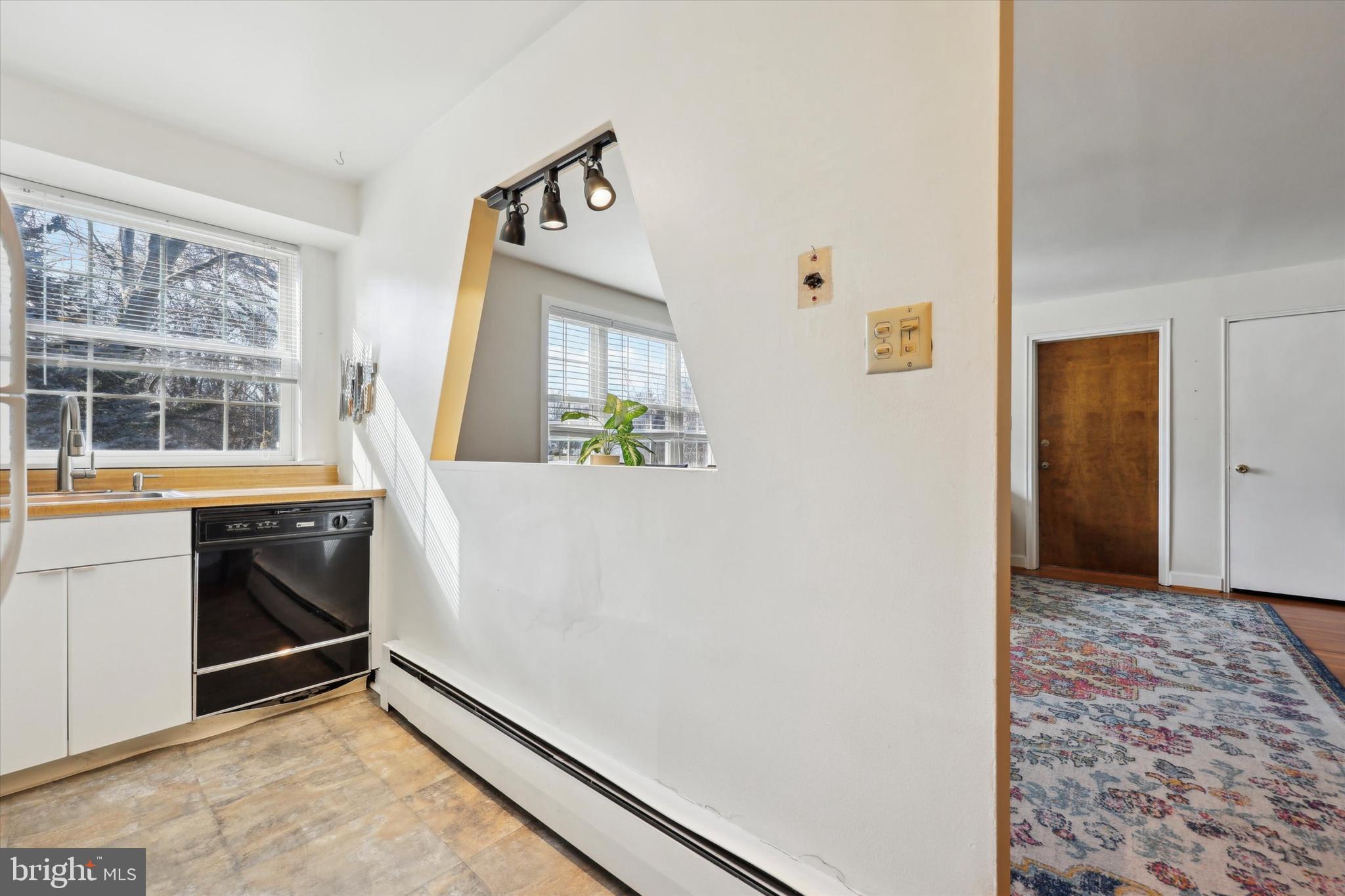 COACH HOUSE - Residential