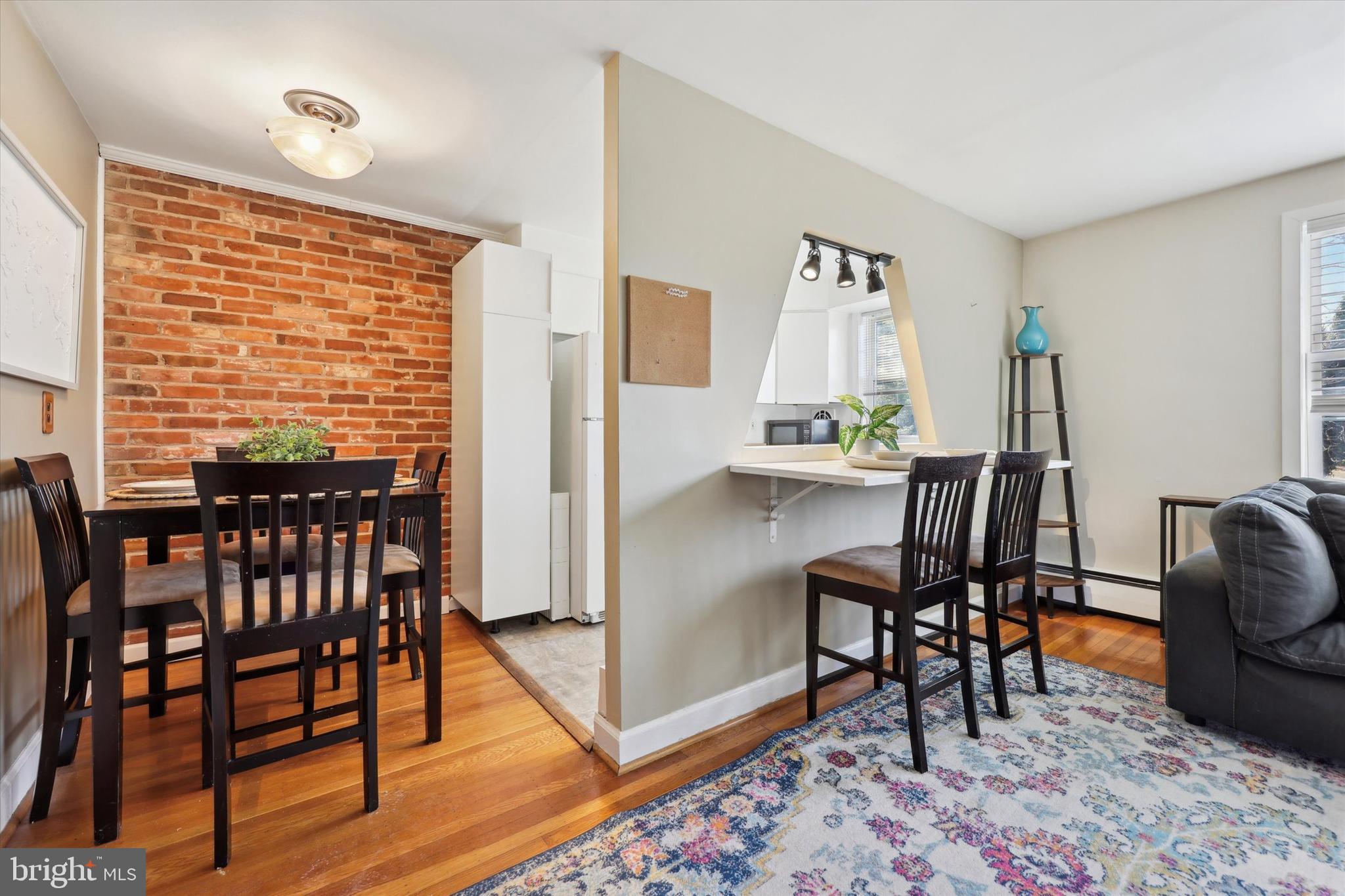 COACH HOUSE - Residential