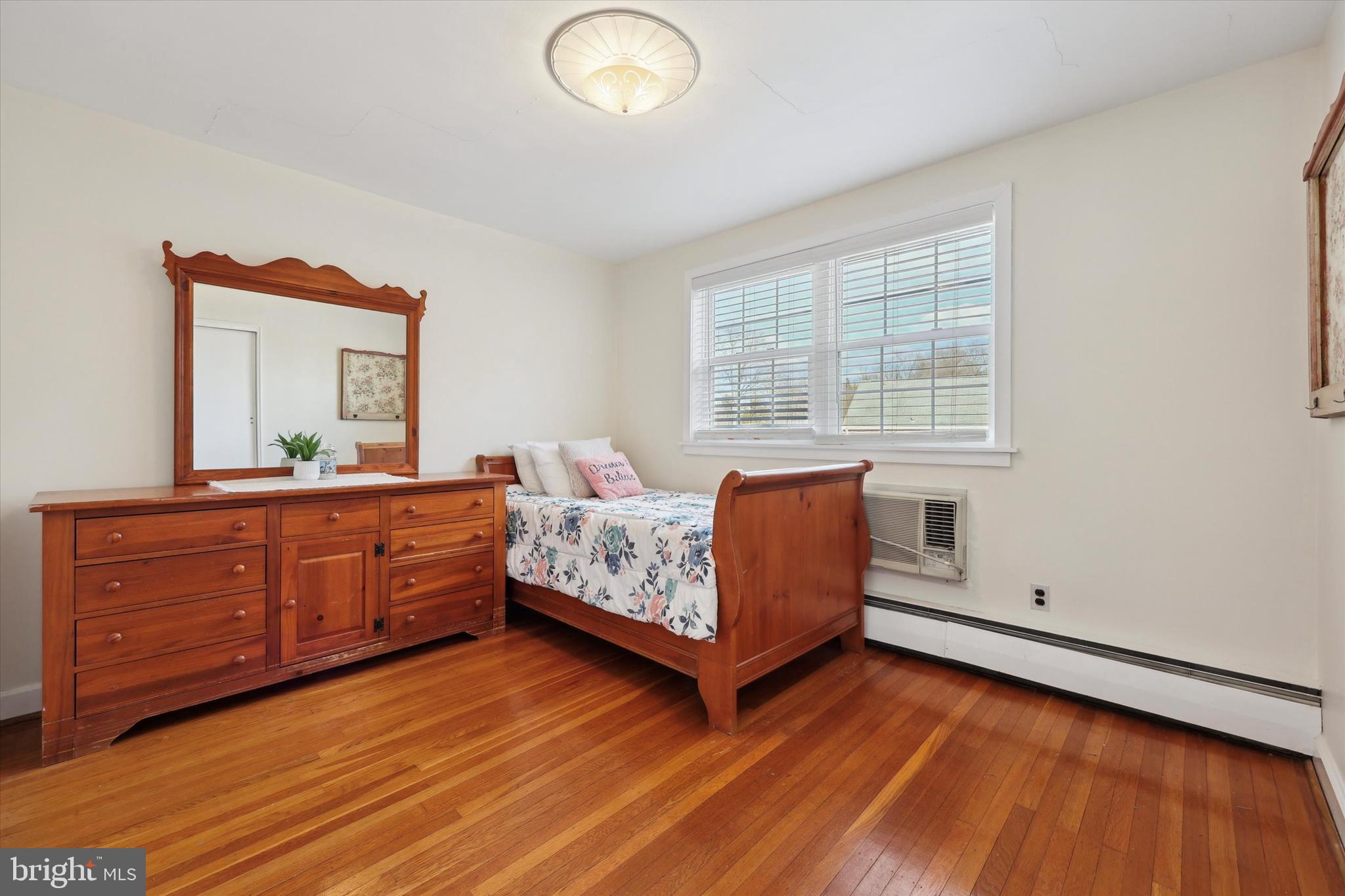 COACH HOUSE - Residential