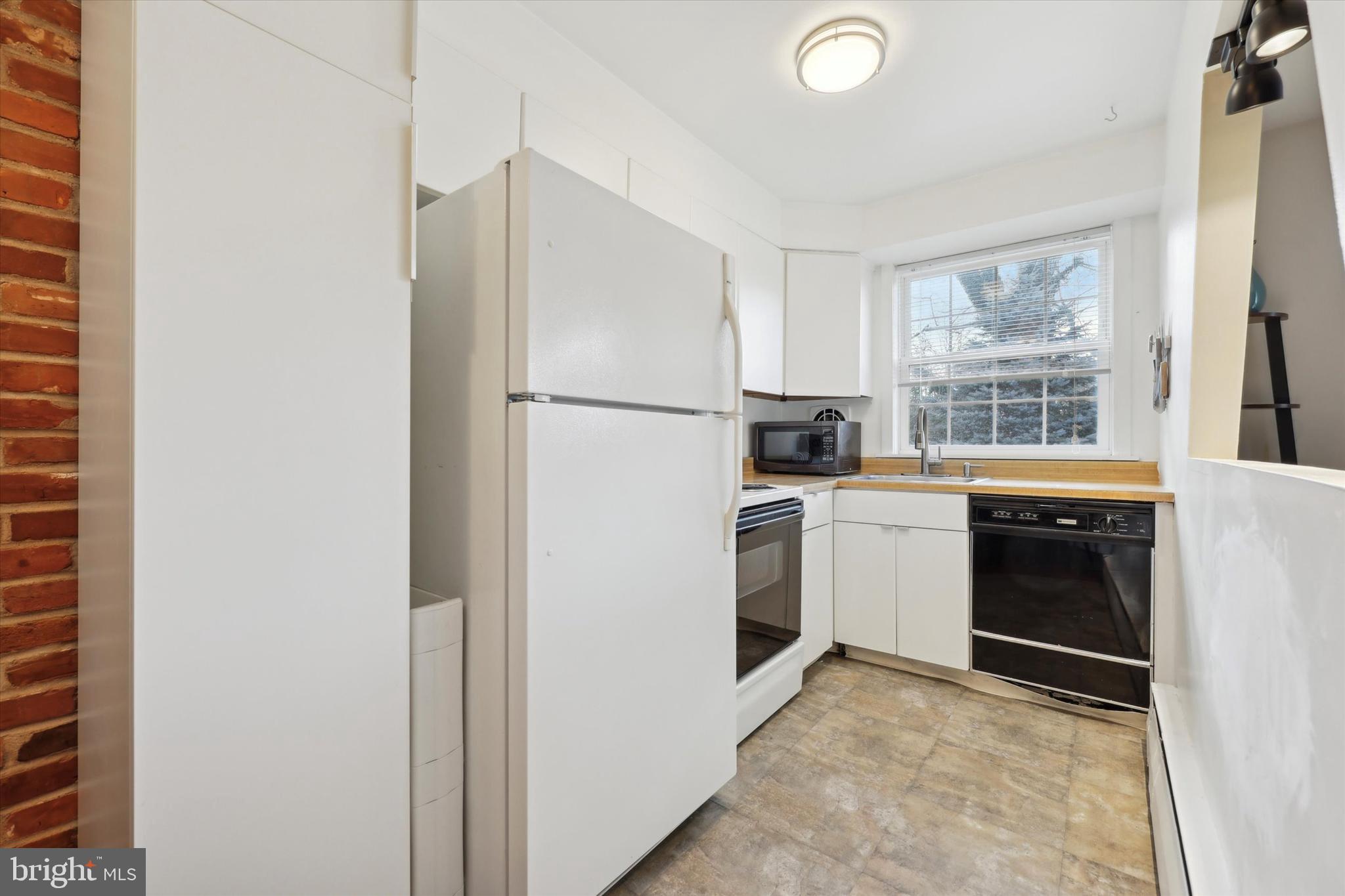 COACH HOUSE - Residential