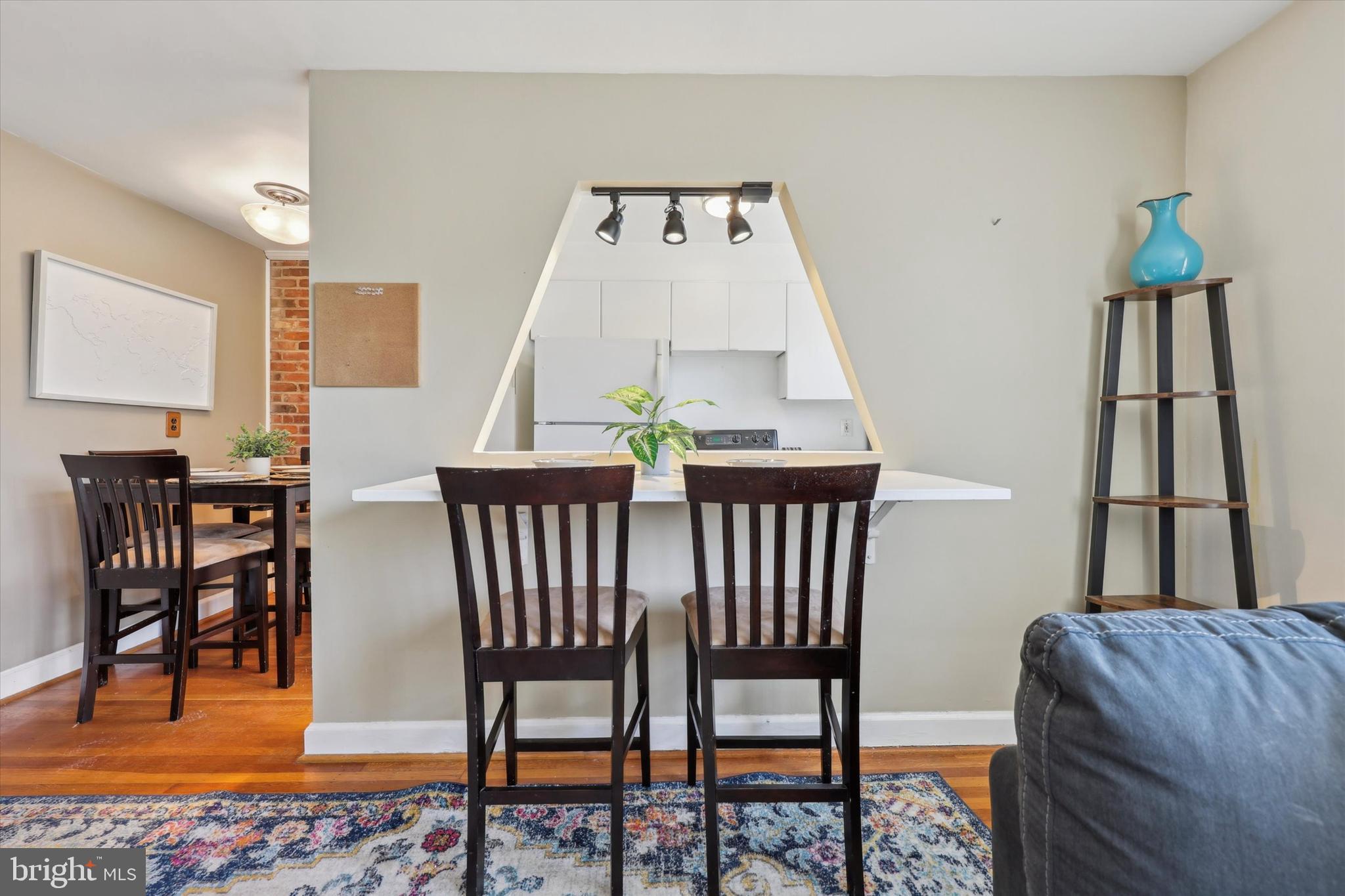 COACH HOUSE - Residential