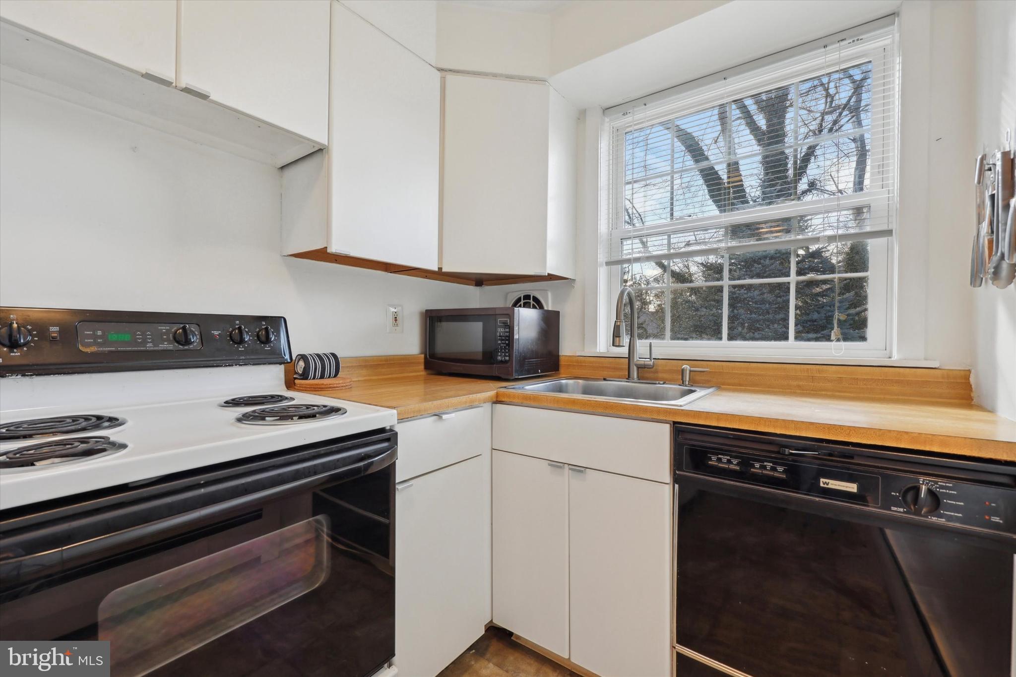 COACH HOUSE - Residential