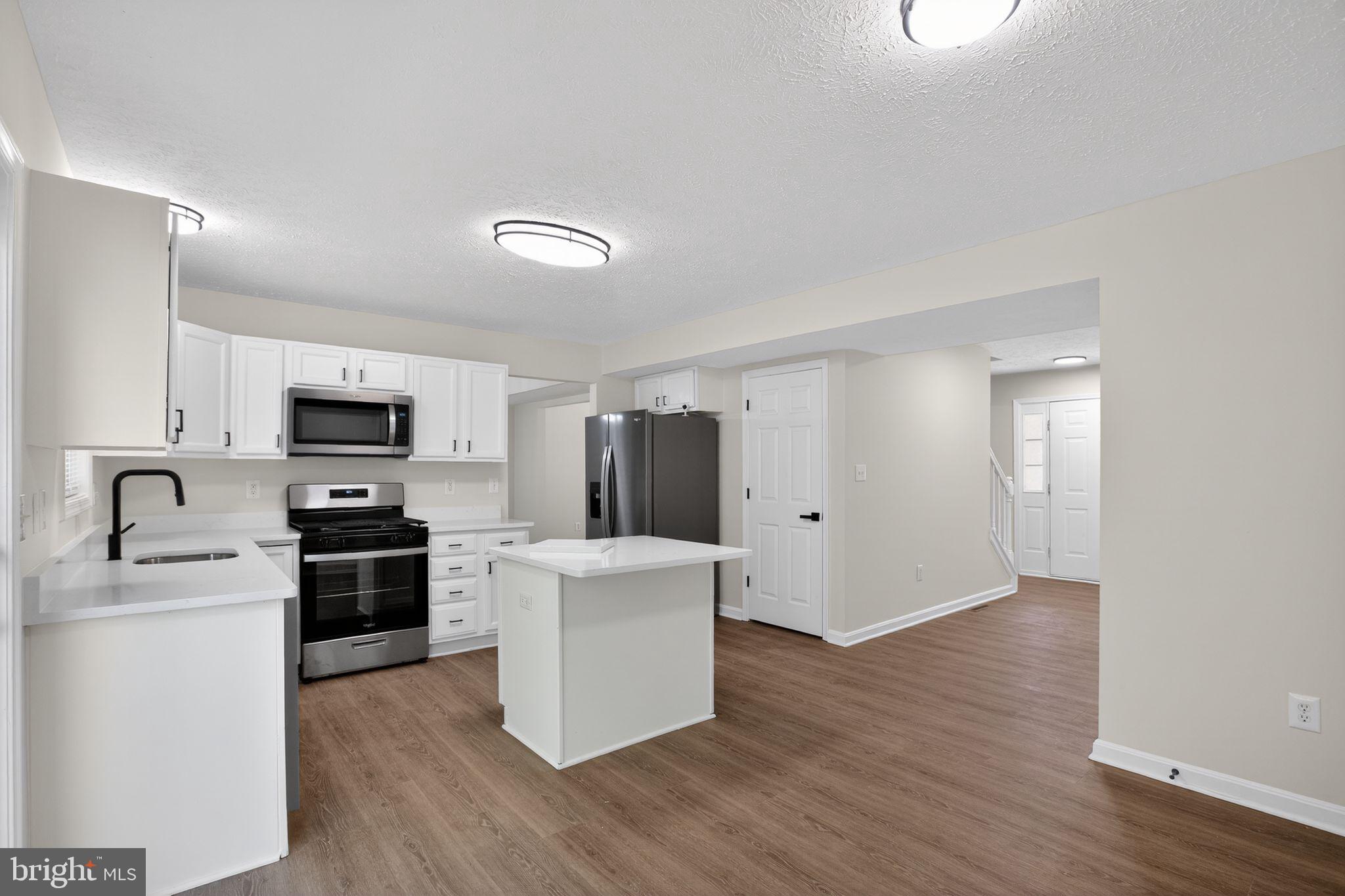 EMERALD HILLS - Residential