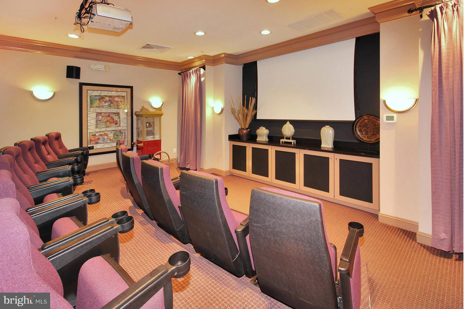 WINDSOR COMMONS - Residential