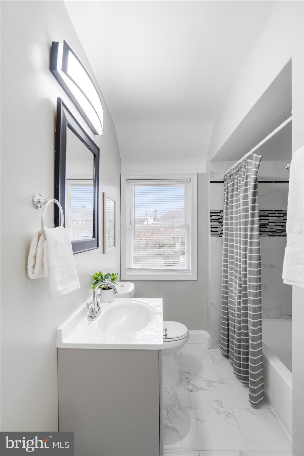 NEW NORTHWOOD - Residential