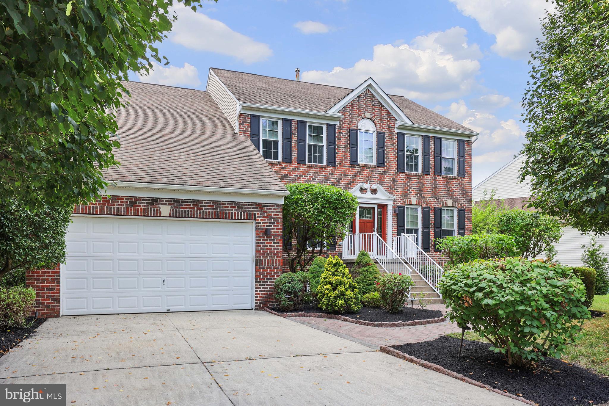 6 WESTBURY COURT