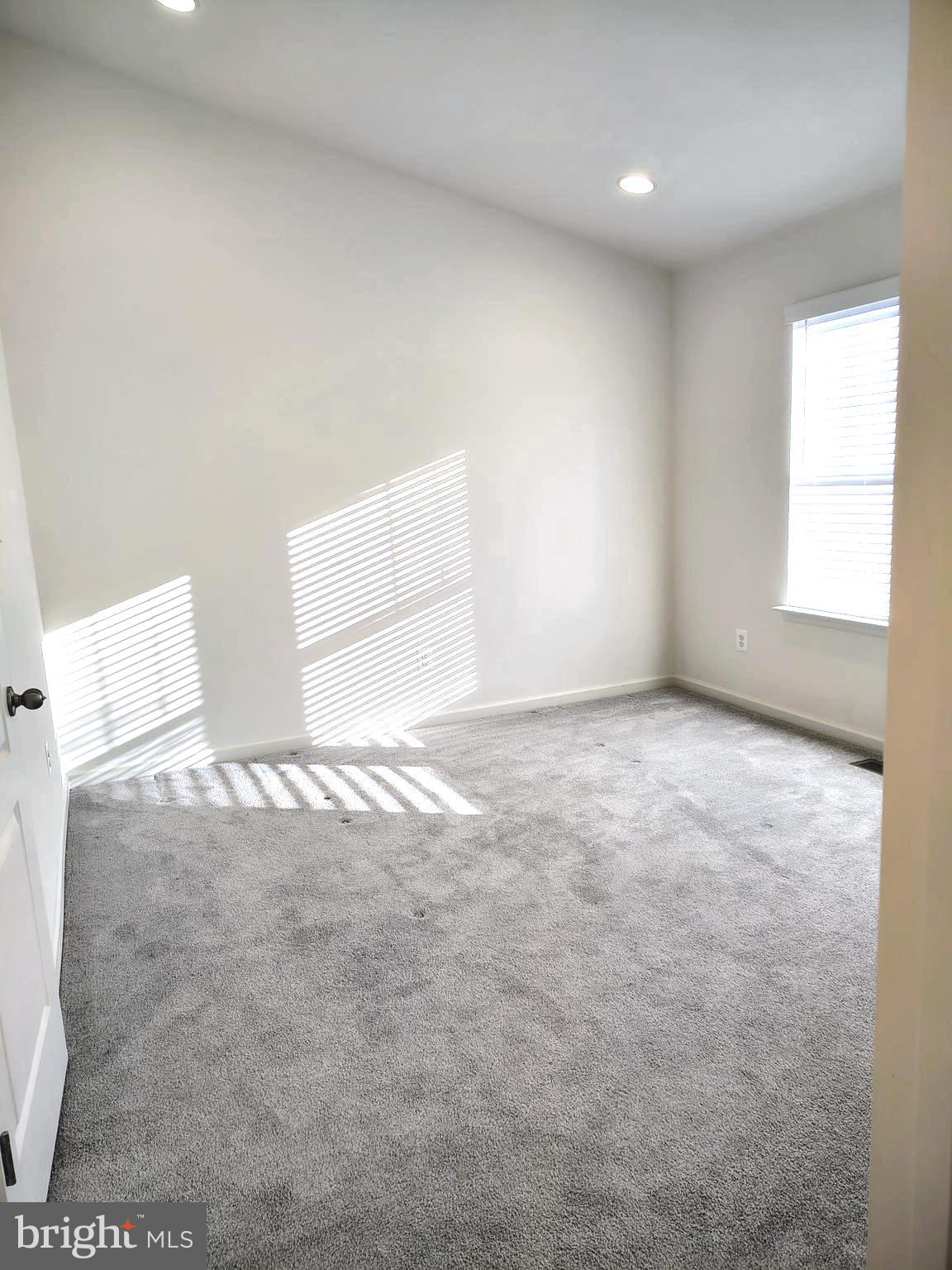 OVERLOOK AT RIVERSIDE TOWNHOMES - Residential Lease