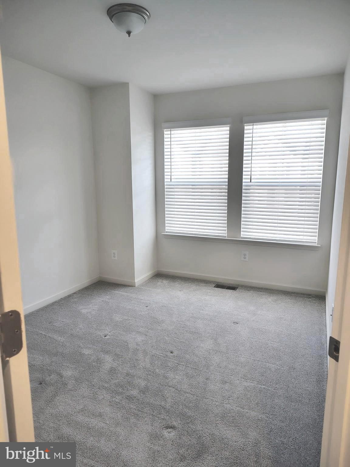 OVERLOOK AT RIVERSIDE TOWNHOMES - Residential Lease