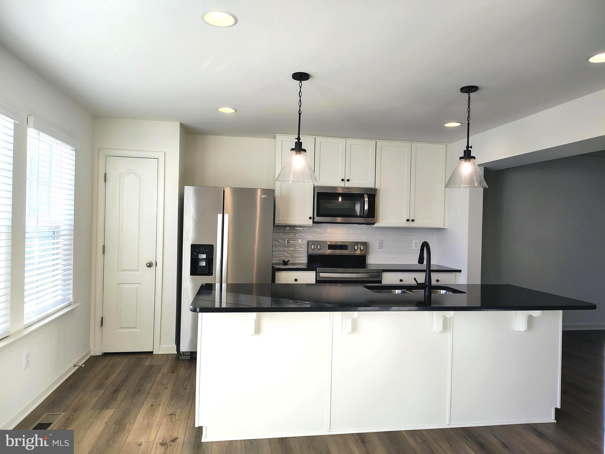 OVERLOOK AT RIVERSIDE TOWNHOMES - Residential Lease