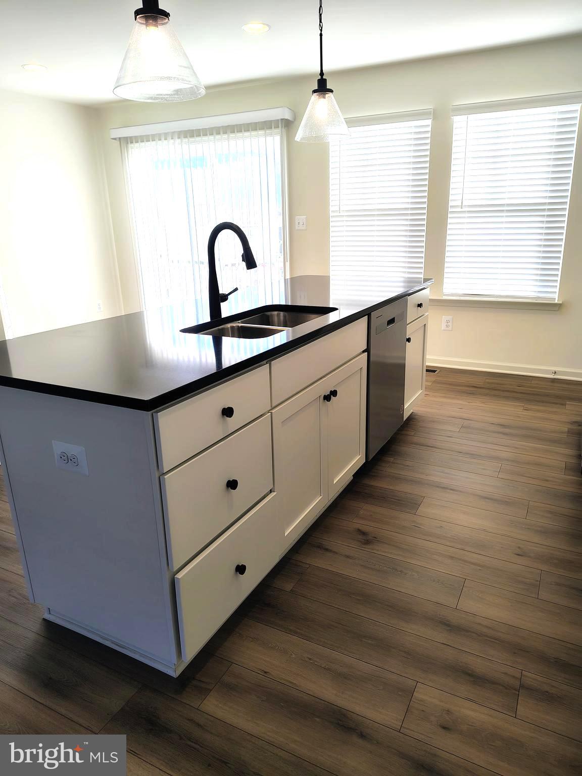 OVERLOOK AT RIVERSIDE TOWNHOMES - Residential Lease