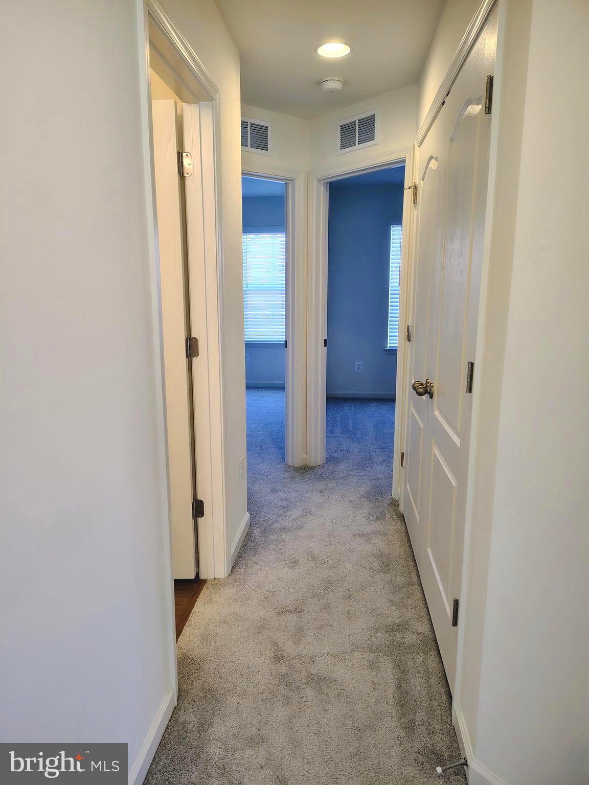 OVERLOOK AT RIVERSIDE TOWNHOMES - Residential Lease