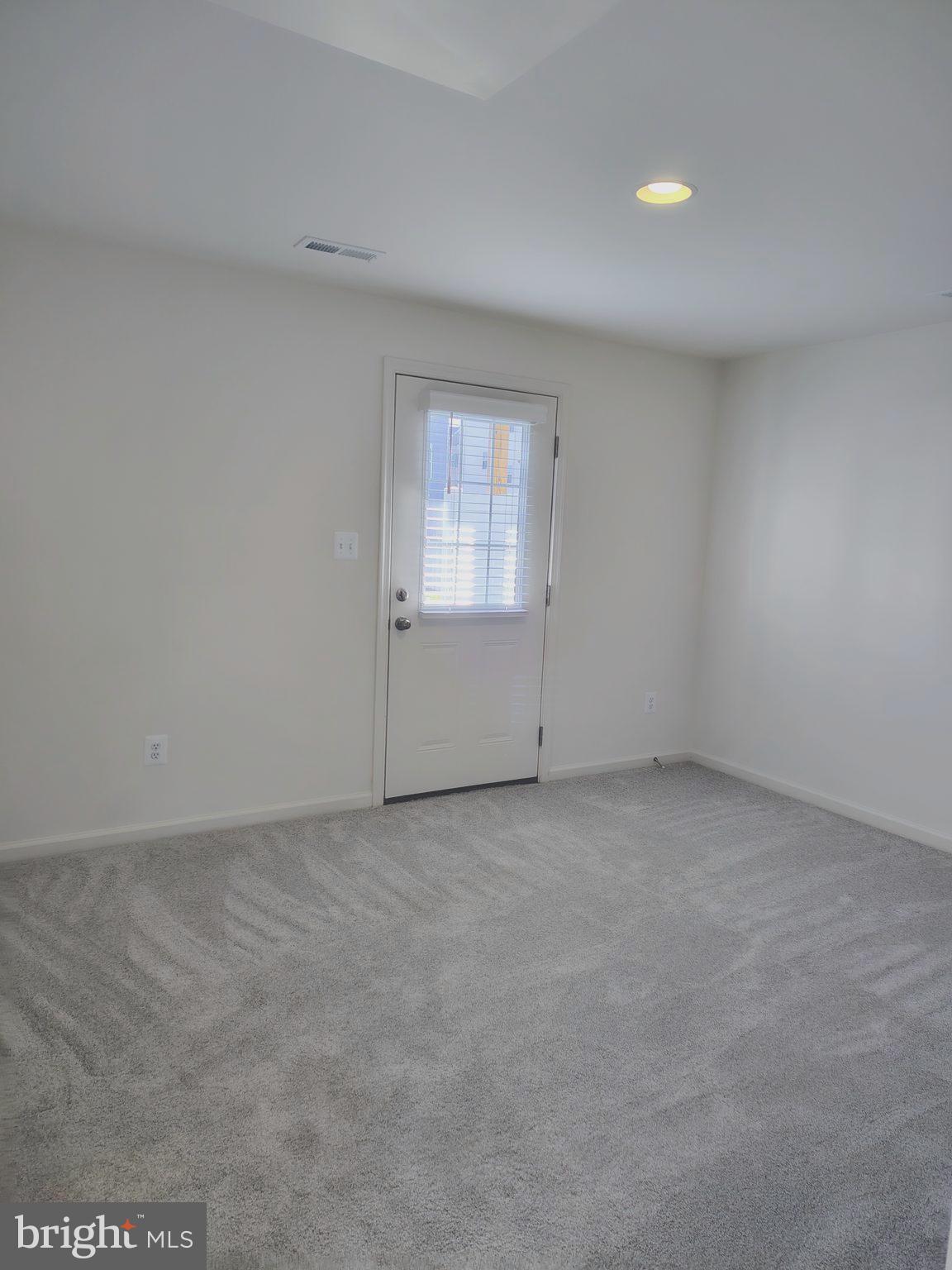 OVERLOOK AT RIVERSIDE TOWNHOMES - Residential Lease